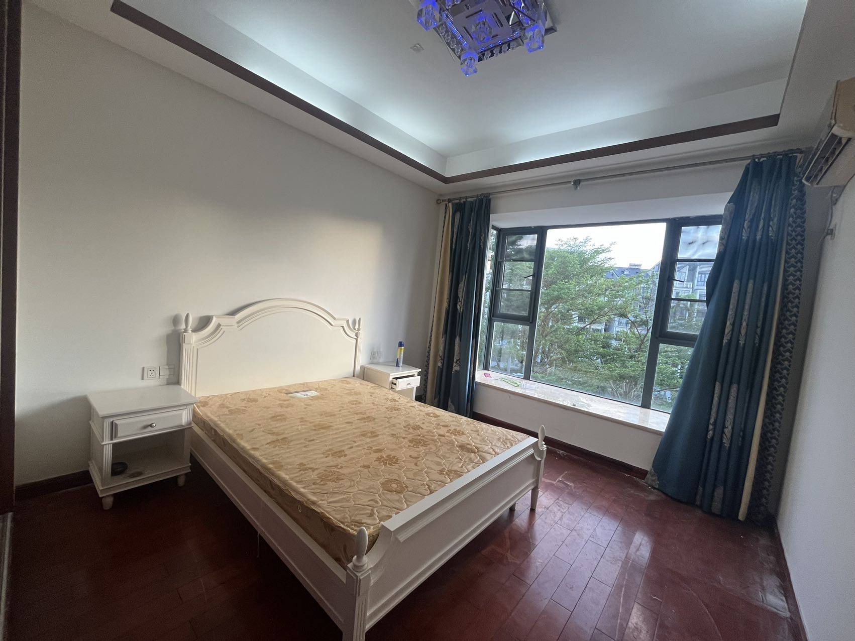 泰达比华利山庄 4室3厅4卫 6000.0元/月 泰达比华利山庄 4室3厅4卫 6000.0元/月室内图