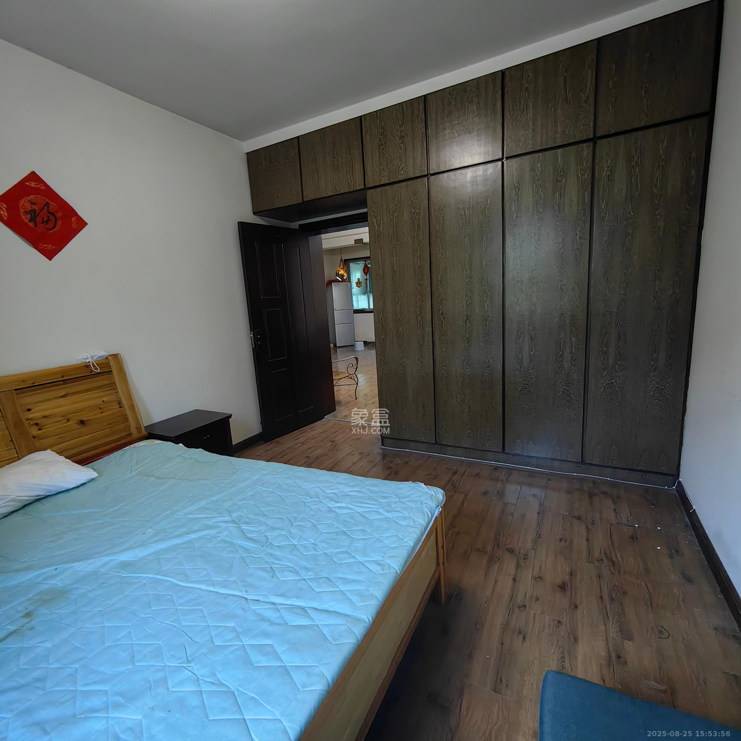 中南汽车世界  3室2厅1卫    1400.0元/月室内图