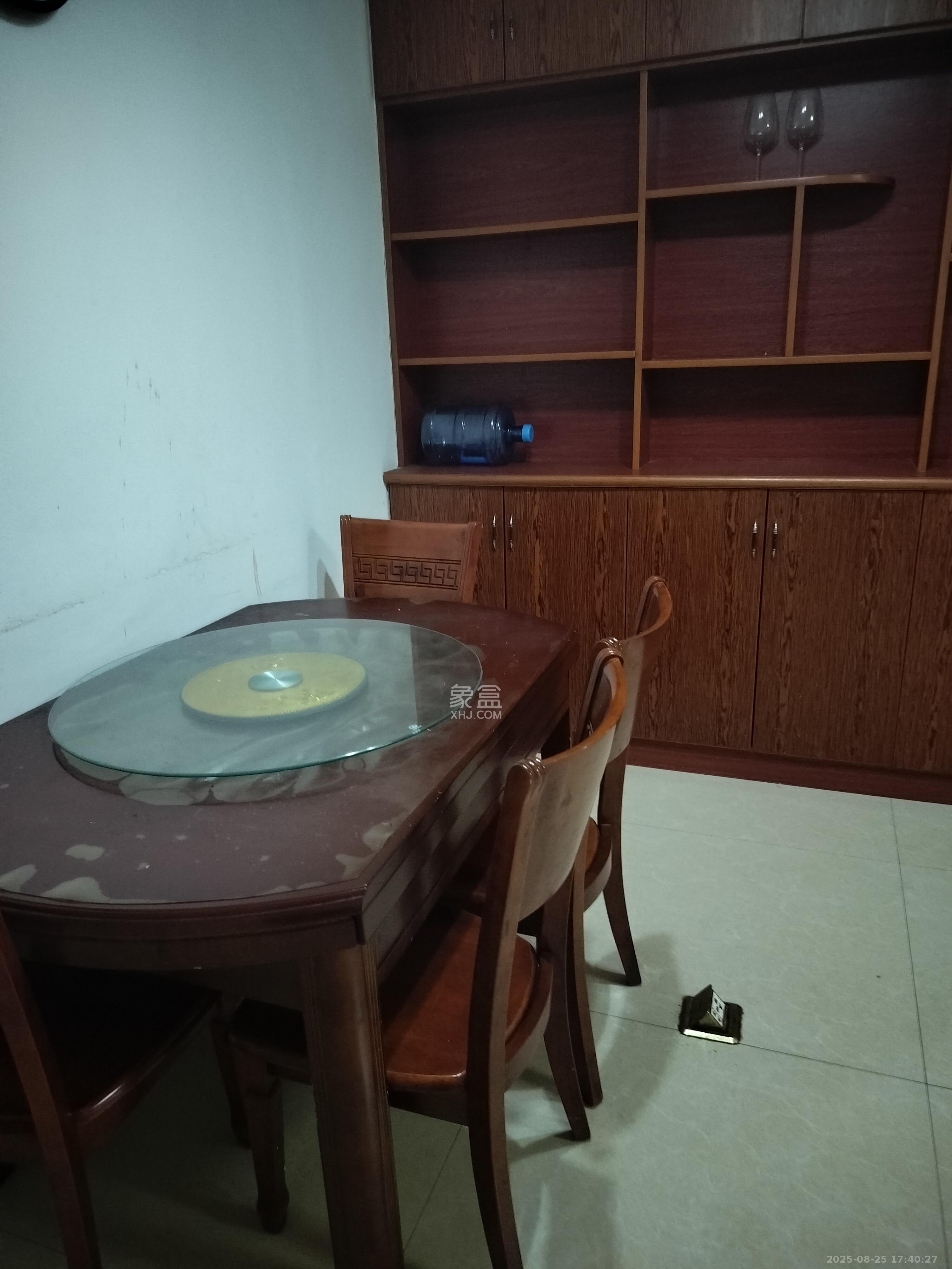 谷山乐园二期  2室2厅1卫    1800.0元/月室内图