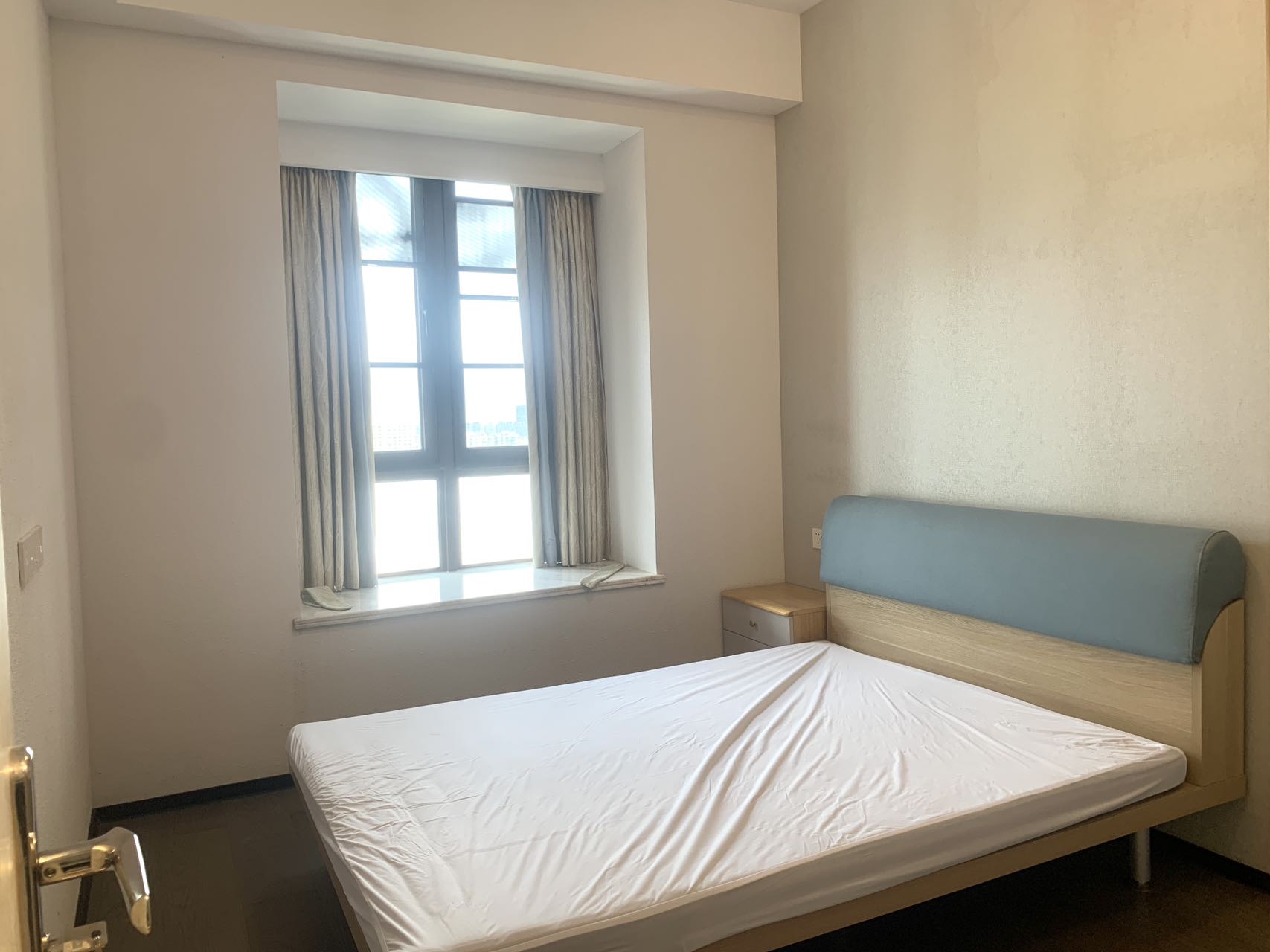 海航豪庭北苑 3室2厅3卫 11000.0元/月 海航豪庭北苑 3室2厅3卫 11000.0元/月室内图