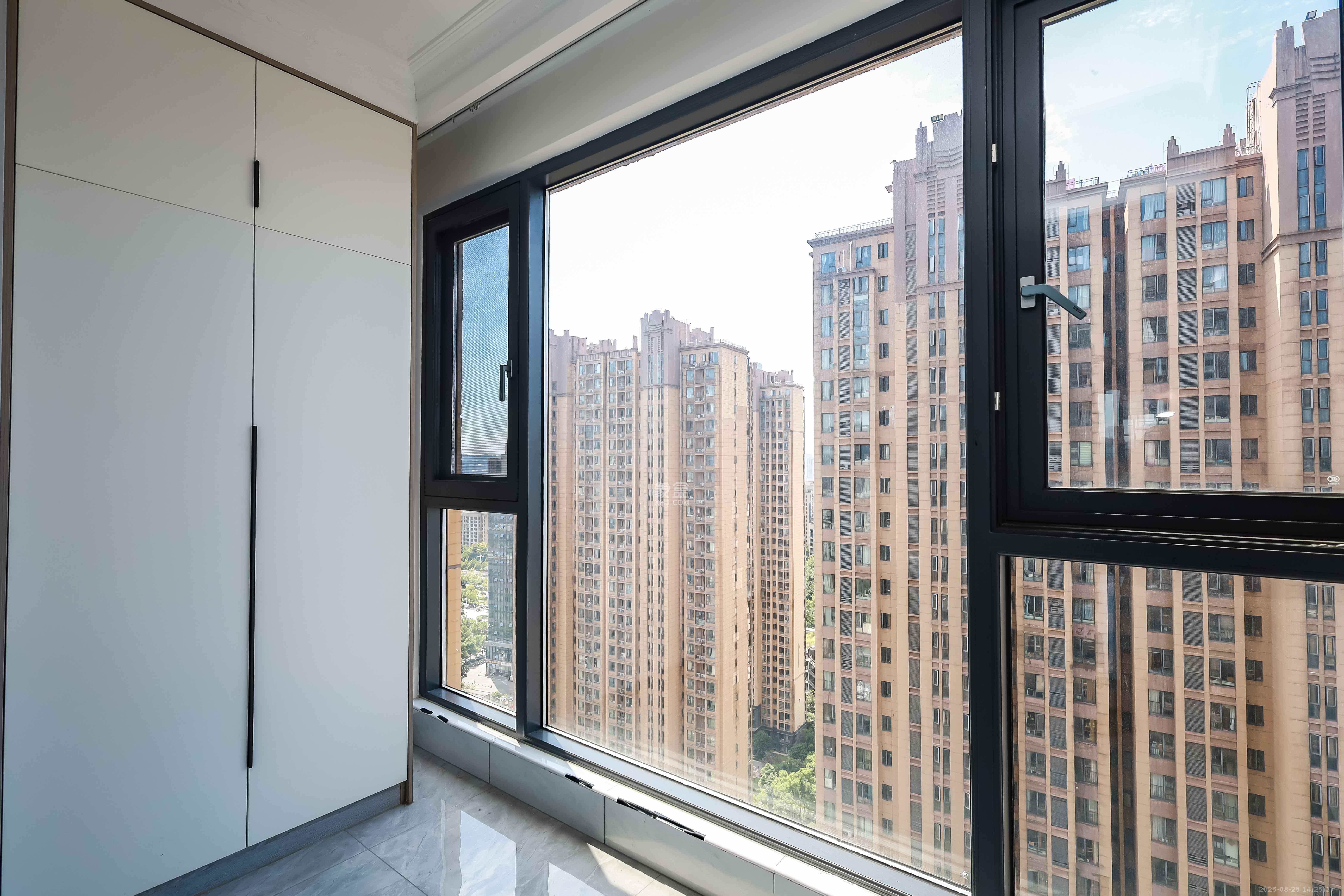 荣盛花语馨苑  3室2厅1卫    69.8万 荣盛花语馨苑  3室2厅1卫    69.8万阳台