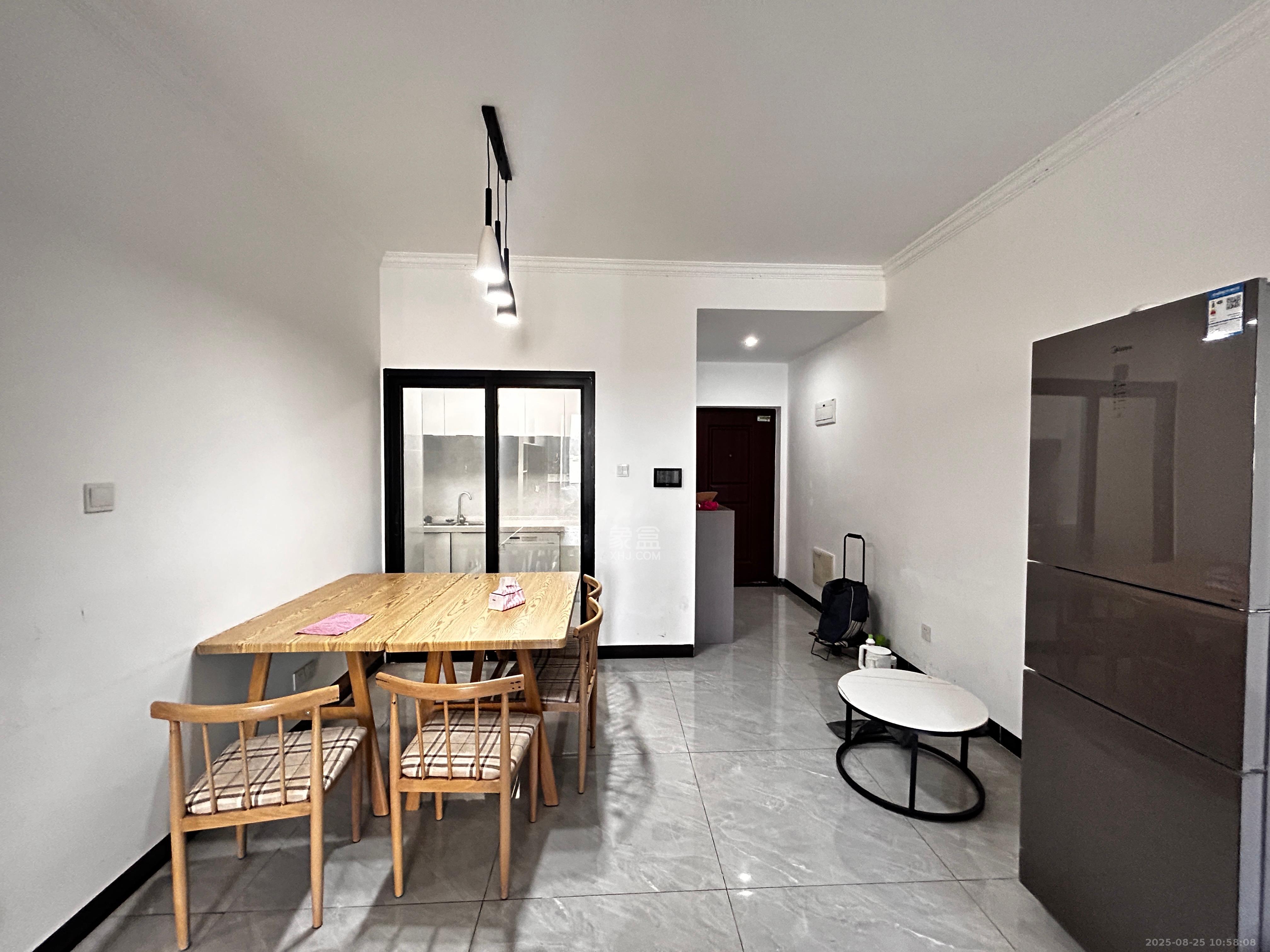 江山帝景雅典 3室2厅1卫 2500.0元/月 江山帝景雅典 3室2厅1卫 2500.0元/月室内图