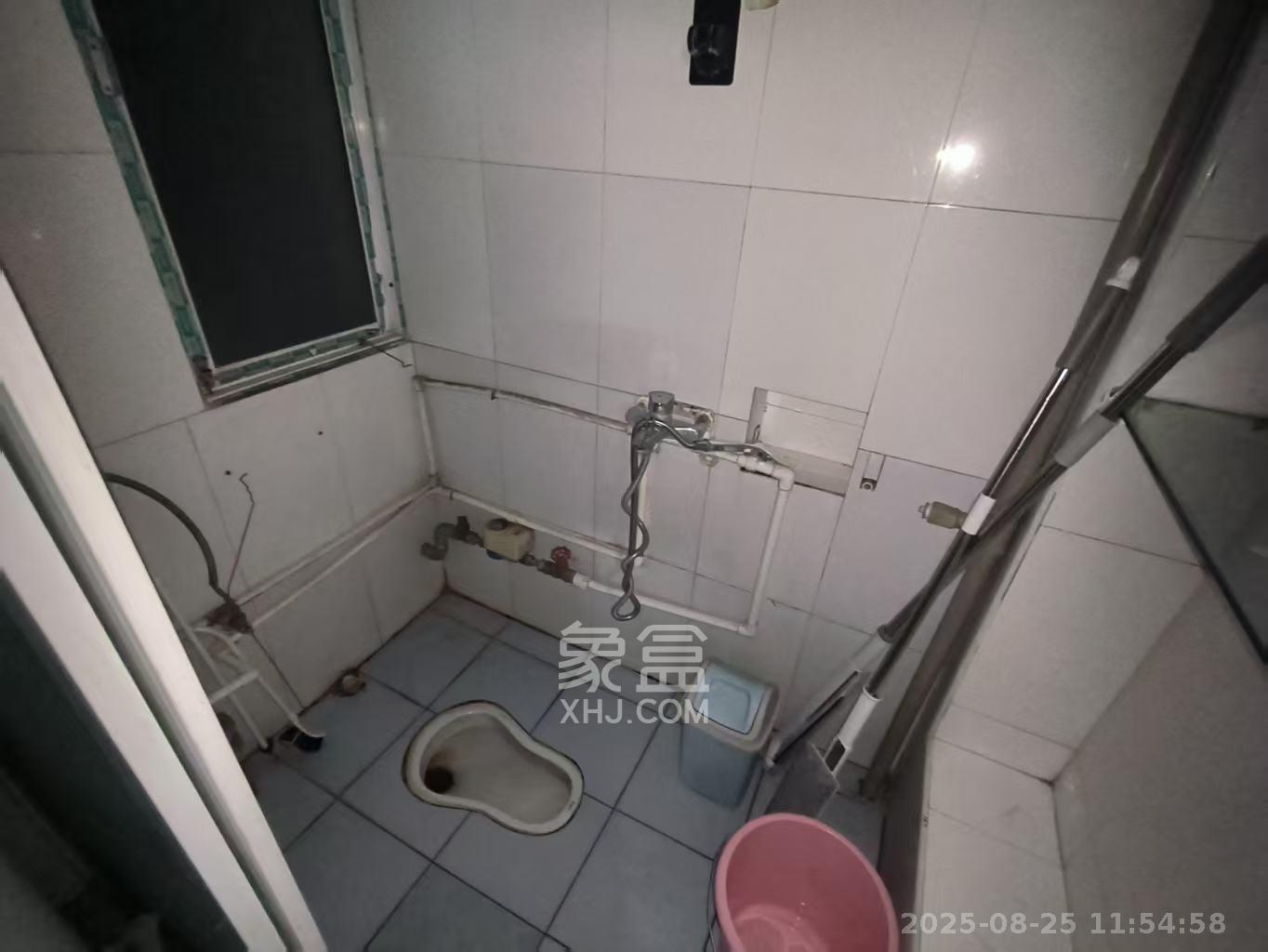 青山祠社区 2室1厅1卫 1300.0元/月 青山祠社区 2室1厅1卫 1300.0元/月室内图