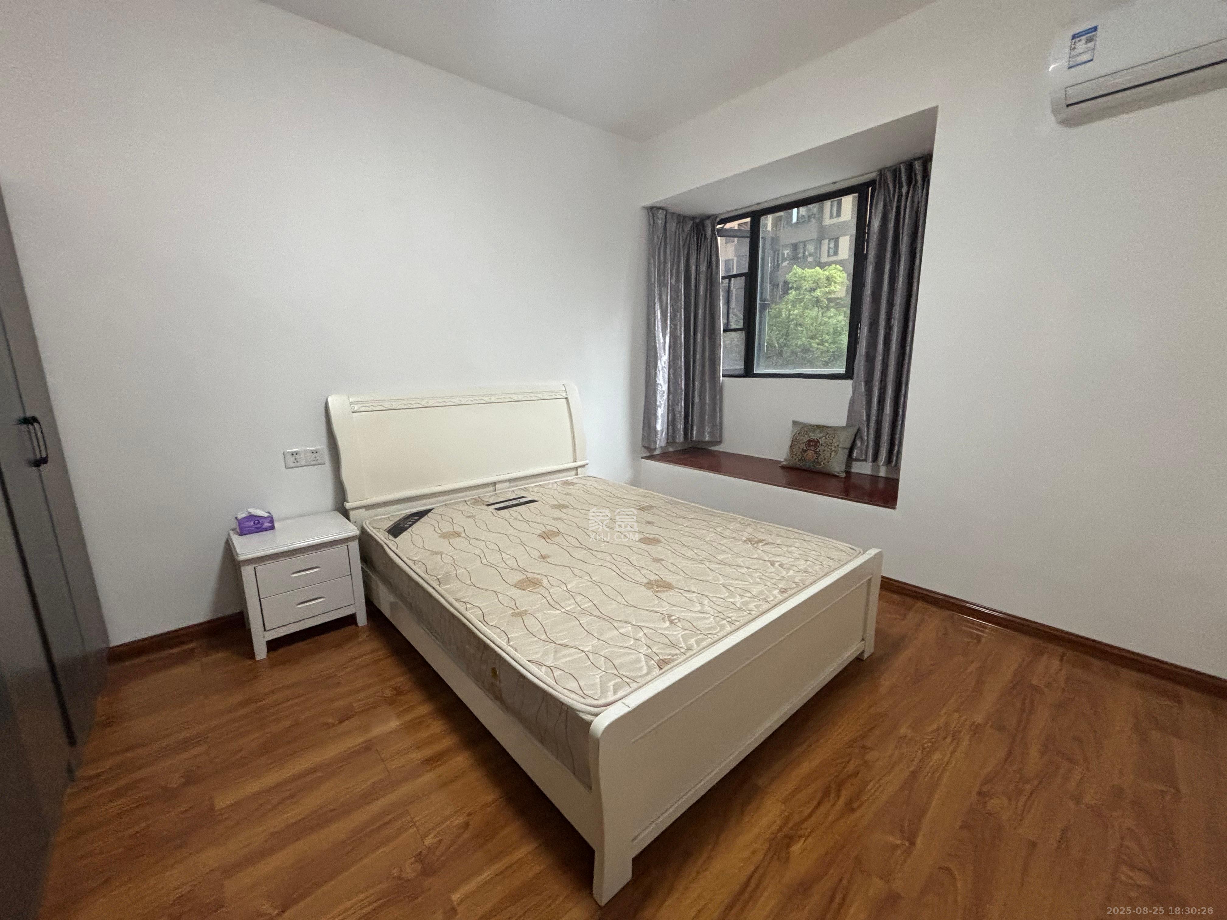 长房云时代  3室2厅1卫   2800.00元/月室内图