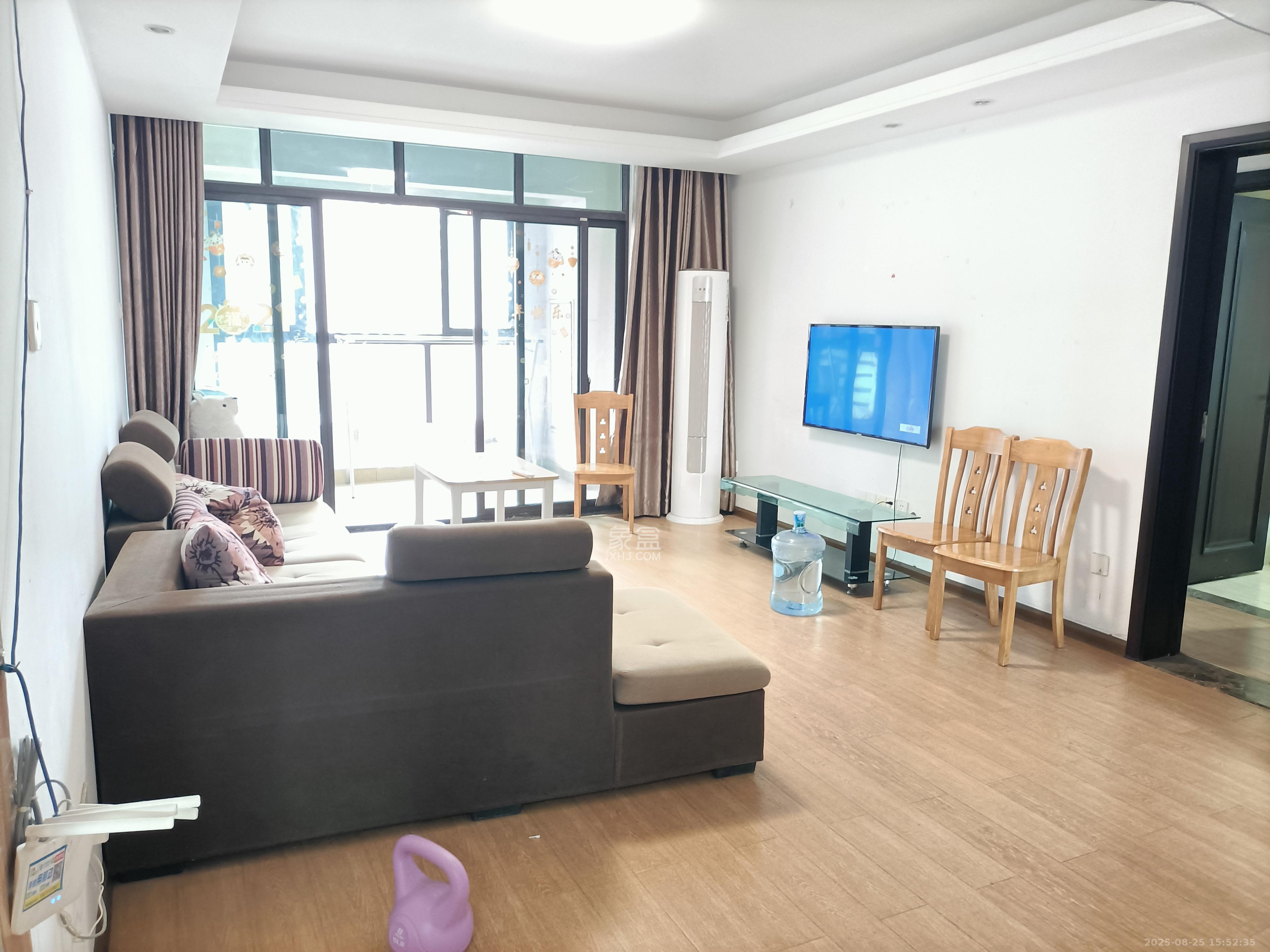 绿地中央广场 3室2厅2卫 3200.0元/月 绿地中央广场 3室2厅2卫 3200.0元/月室内图