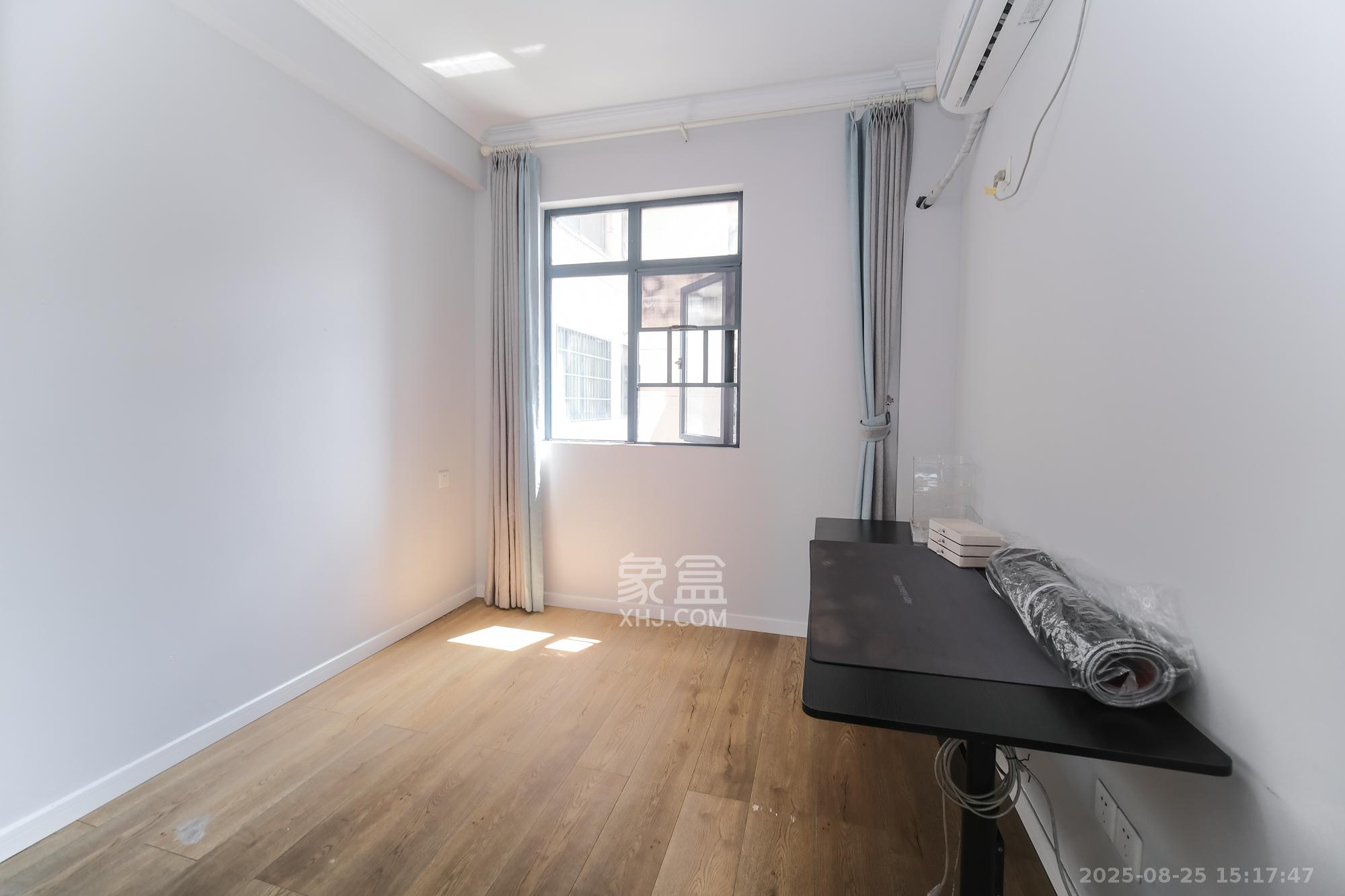 筑梦星园 4室2厅2卫 95.0万 筑梦星园 4室2厅2卫 95.0万卧室