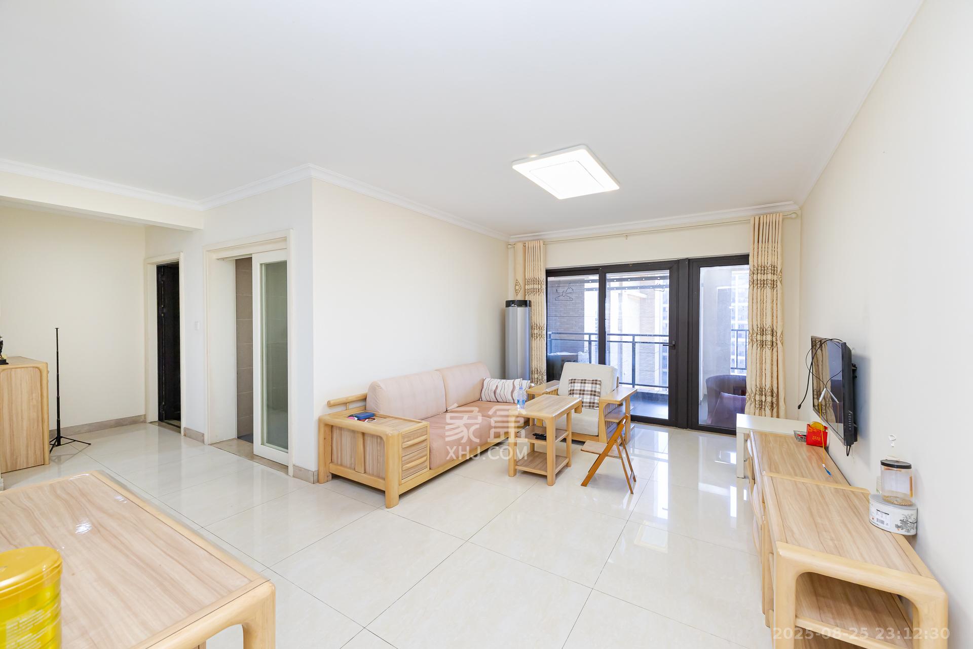 时代倾城一期 3室2厅1卫 78.8万 时代倾城一期 3室2厅1卫 78.8万客厅