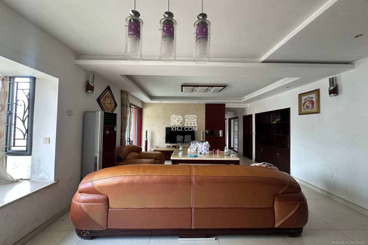 滨江君悦香邸  4室2厅2卫    3300.0元/月 滨江君悦香邸  4室2厅2卫    3300.0元/月室内图