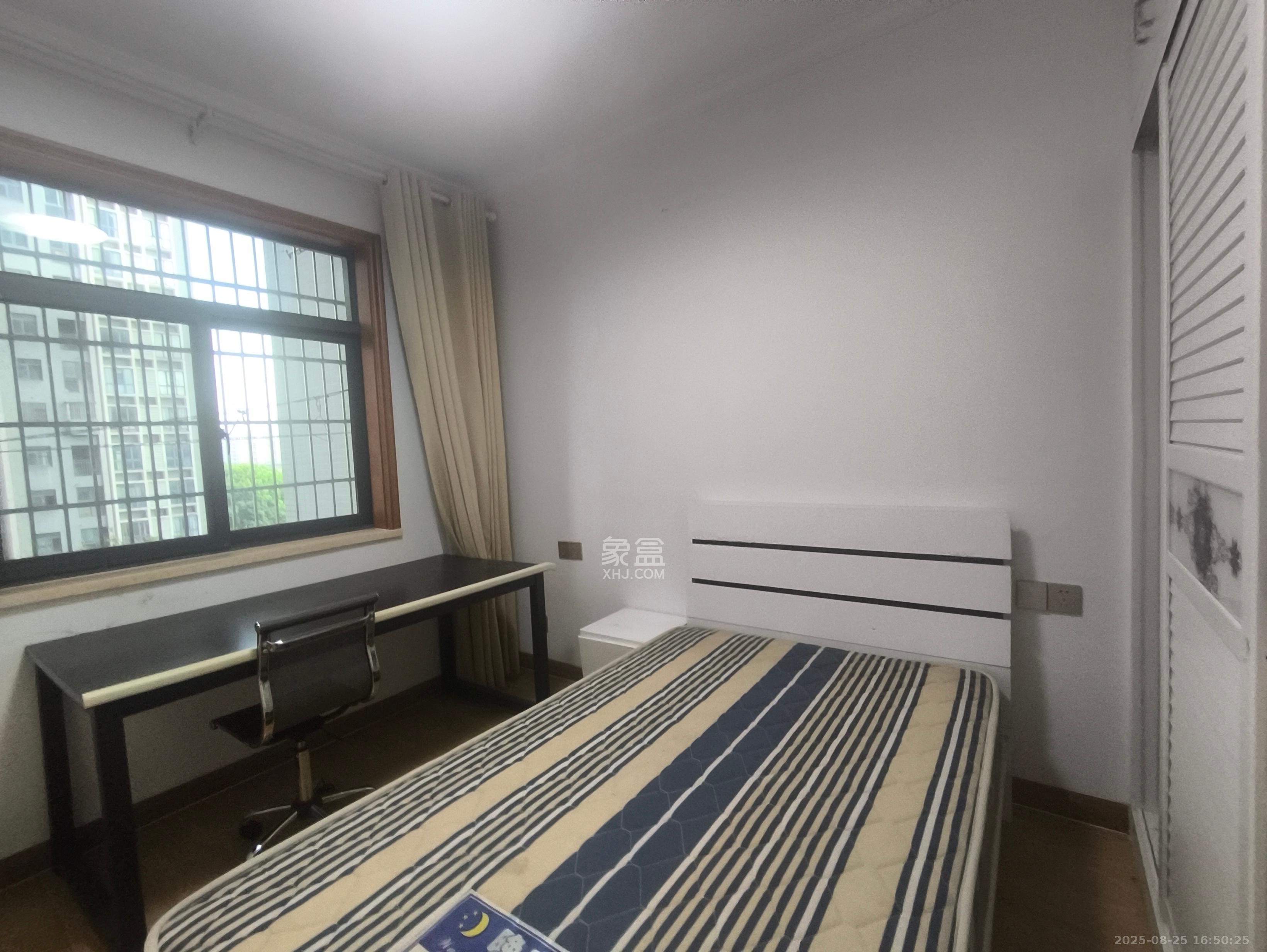 星电恬园 4室2厅2卫 4200.0元/月 星电恬园 4室2厅2卫 4200.0元/月室内图