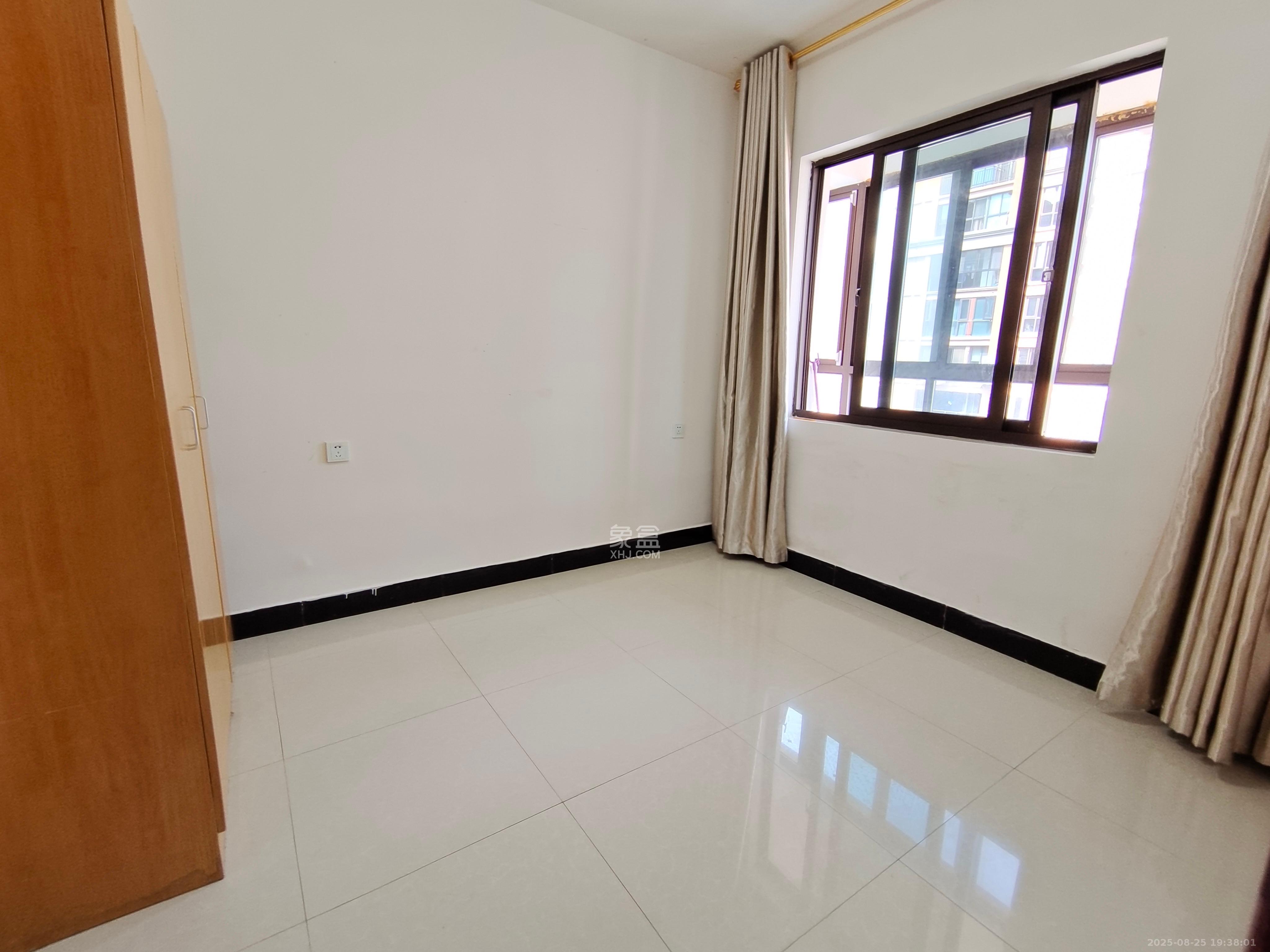 鑫远和城(一、二期) 3室2厅2卫 2200.0元/月 鑫远和城(一、二期) 3室2厅2卫 2200.0元/月室内图