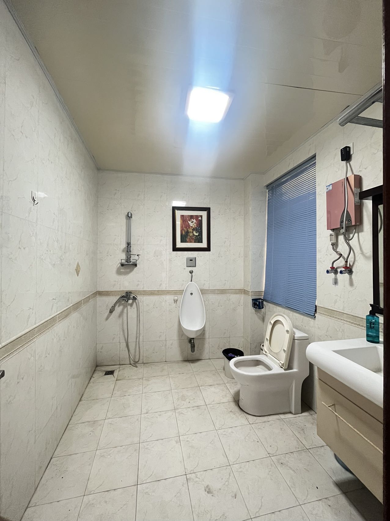 泰达比华利山庄 4室3厅4卫 6000.0元/月 泰达比华利山庄 4室3厅4卫 6000.0元/月室内图