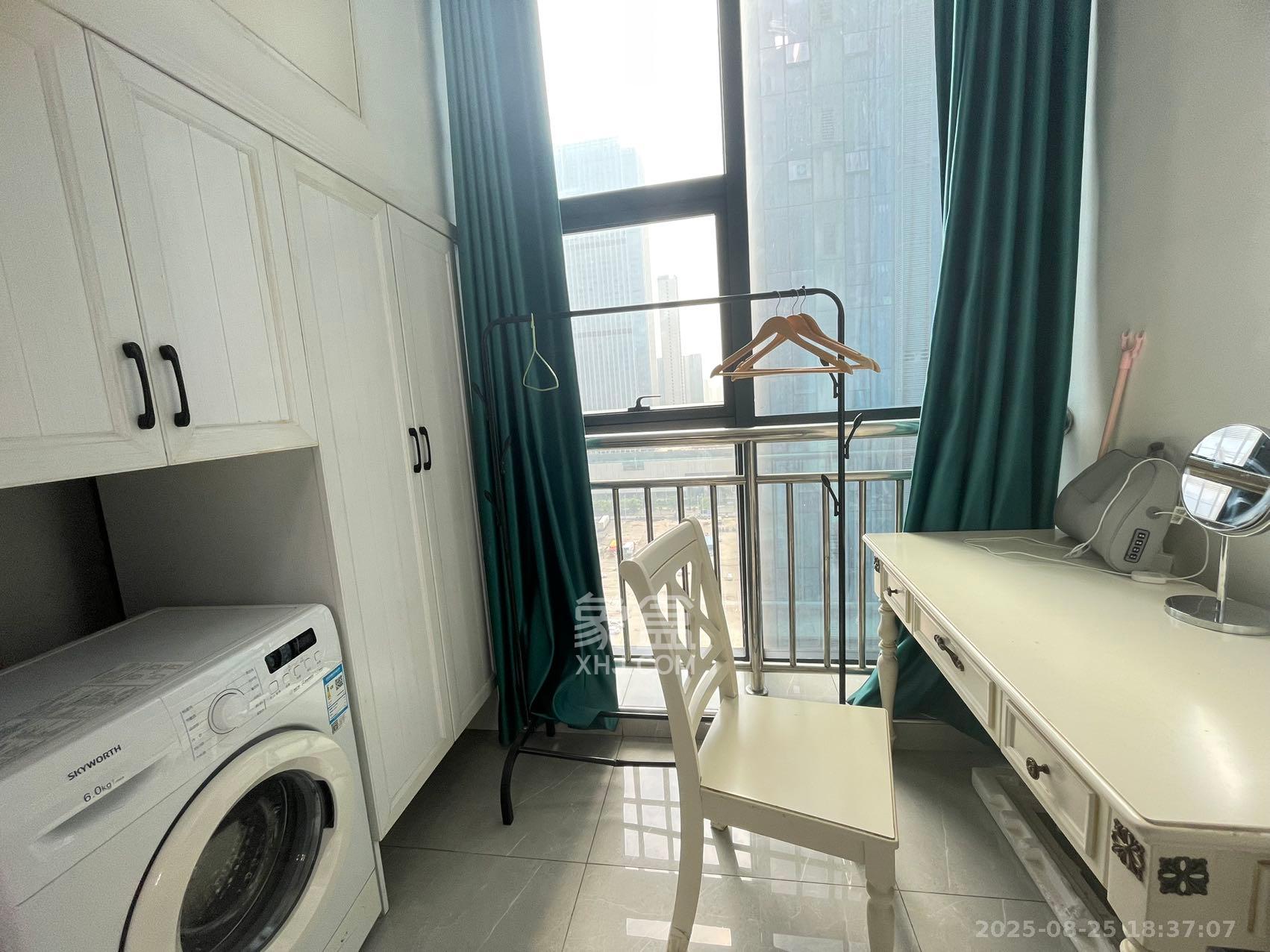 东盈商业广场(华泉城市广场)  1室1厅1卫    1400.0元/月 东盈商业广场(华泉城市广场)  1室1厅1卫    1400.0元/月室内图