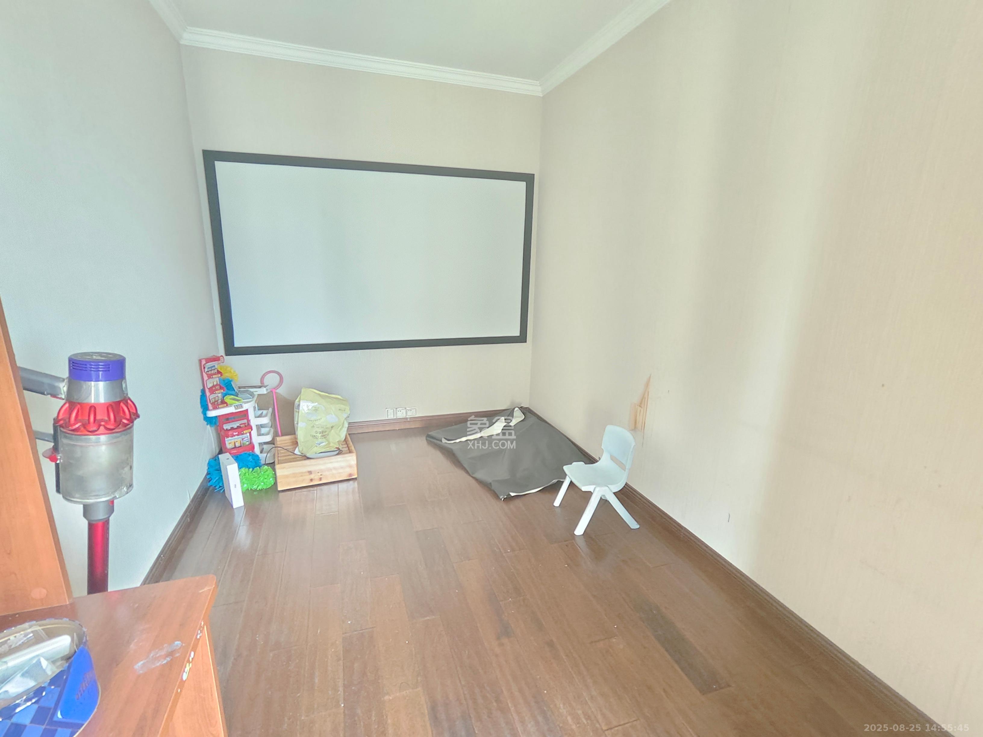 融科东南海  3室2厅2卫    3500.0元/月 融科东南海  3室2厅2卫    3500.0元/月室内图