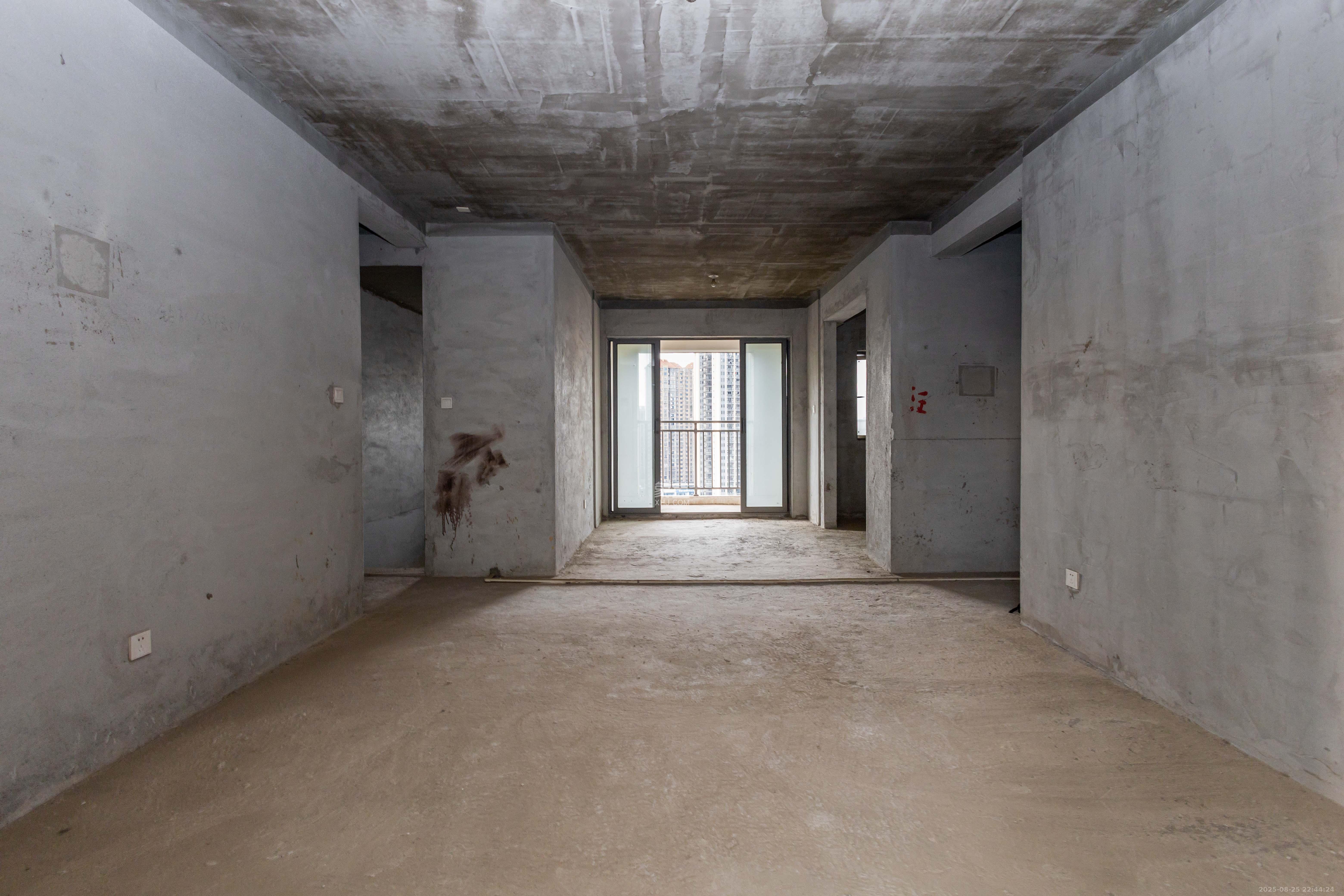 中交中央公园D4区  1室0厅0卫    158.0万客厅