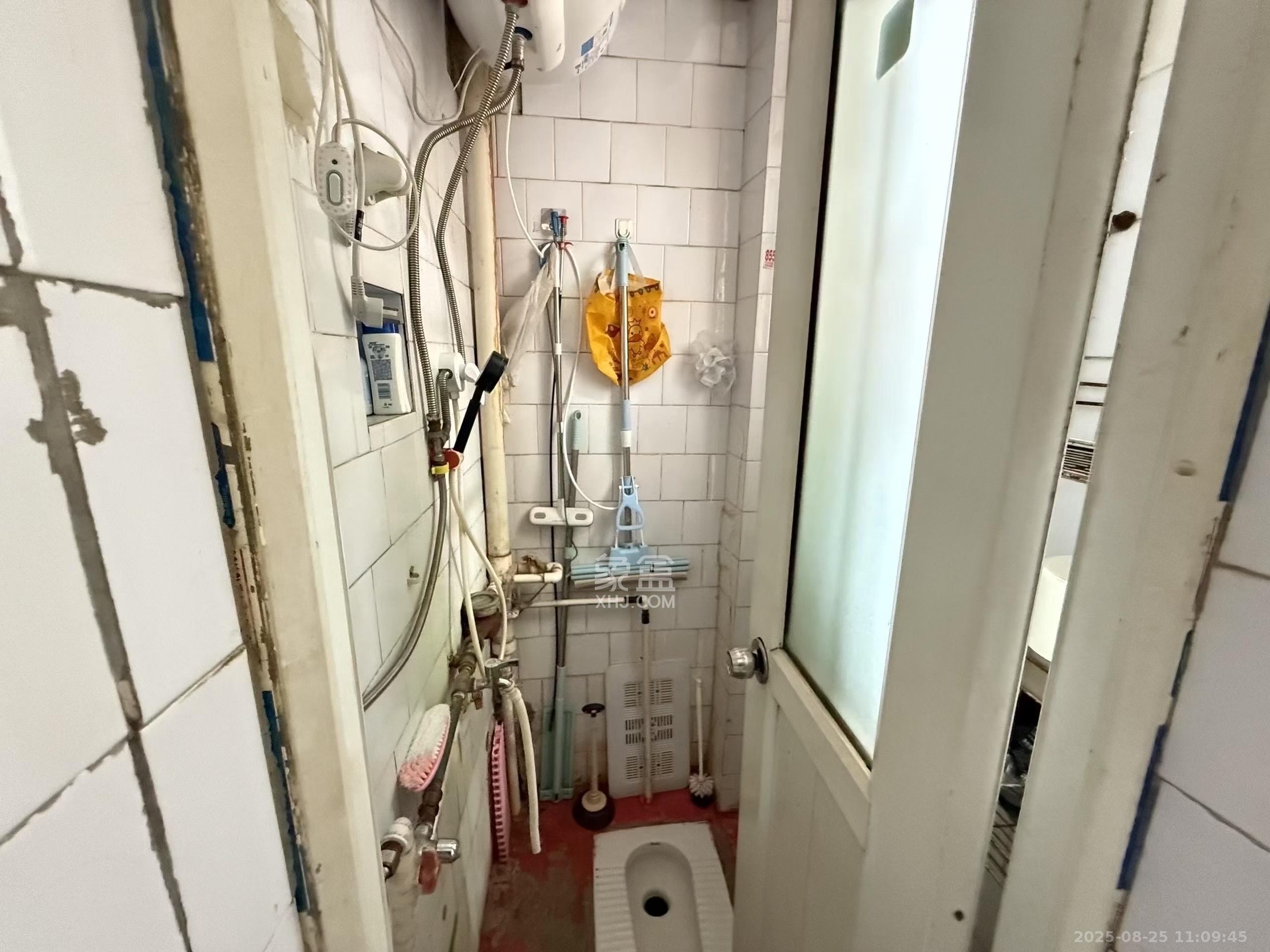 四端里散盘 1室0厅0卫 1500.0元/月 四端里散盘 1室0厅0卫 1500.0元/月室内图