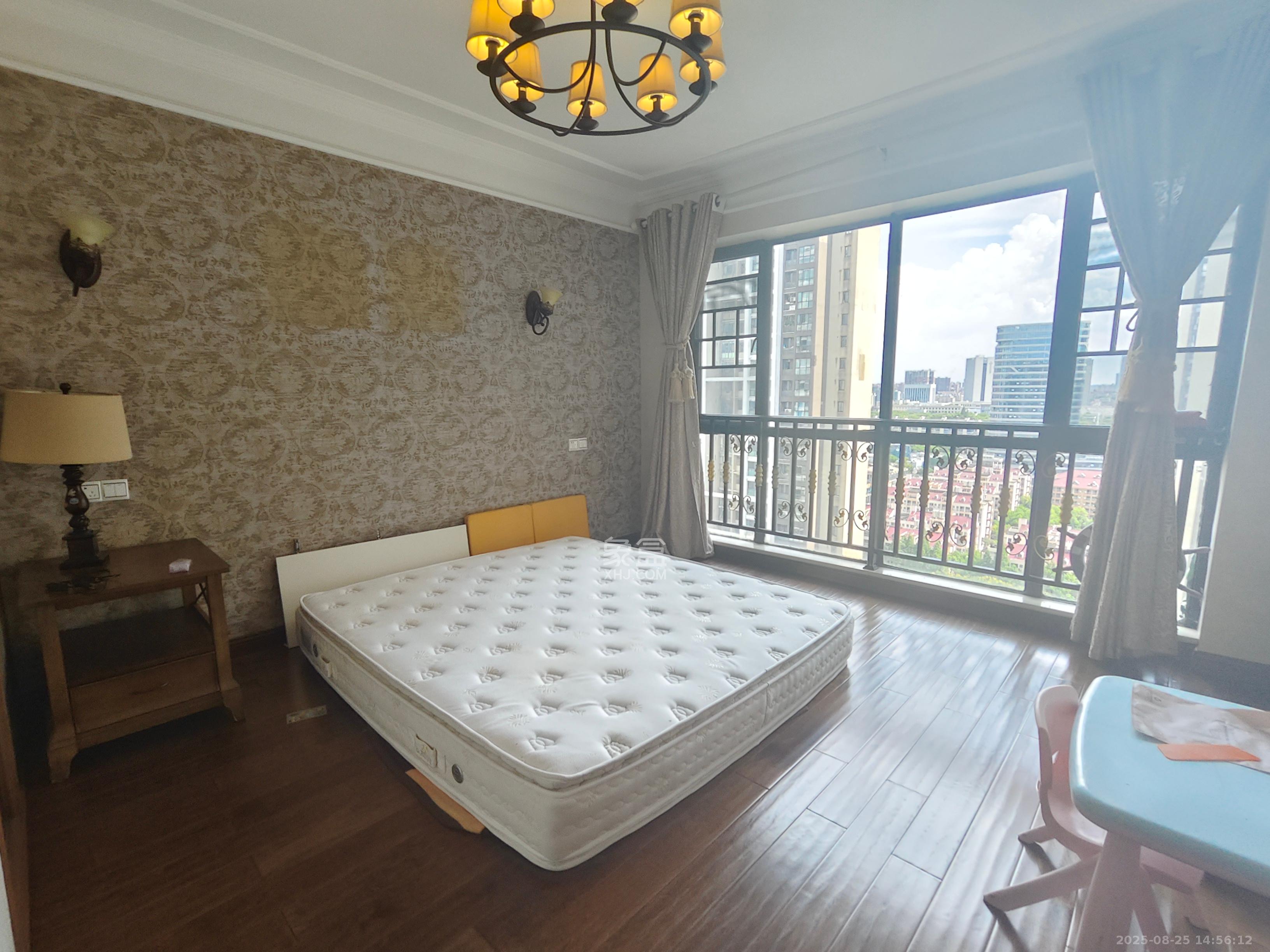 融科东南海  3室2厅2卫    3500.0元/月 融科东南海  3室2厅2卫    3500.0元/月室内图