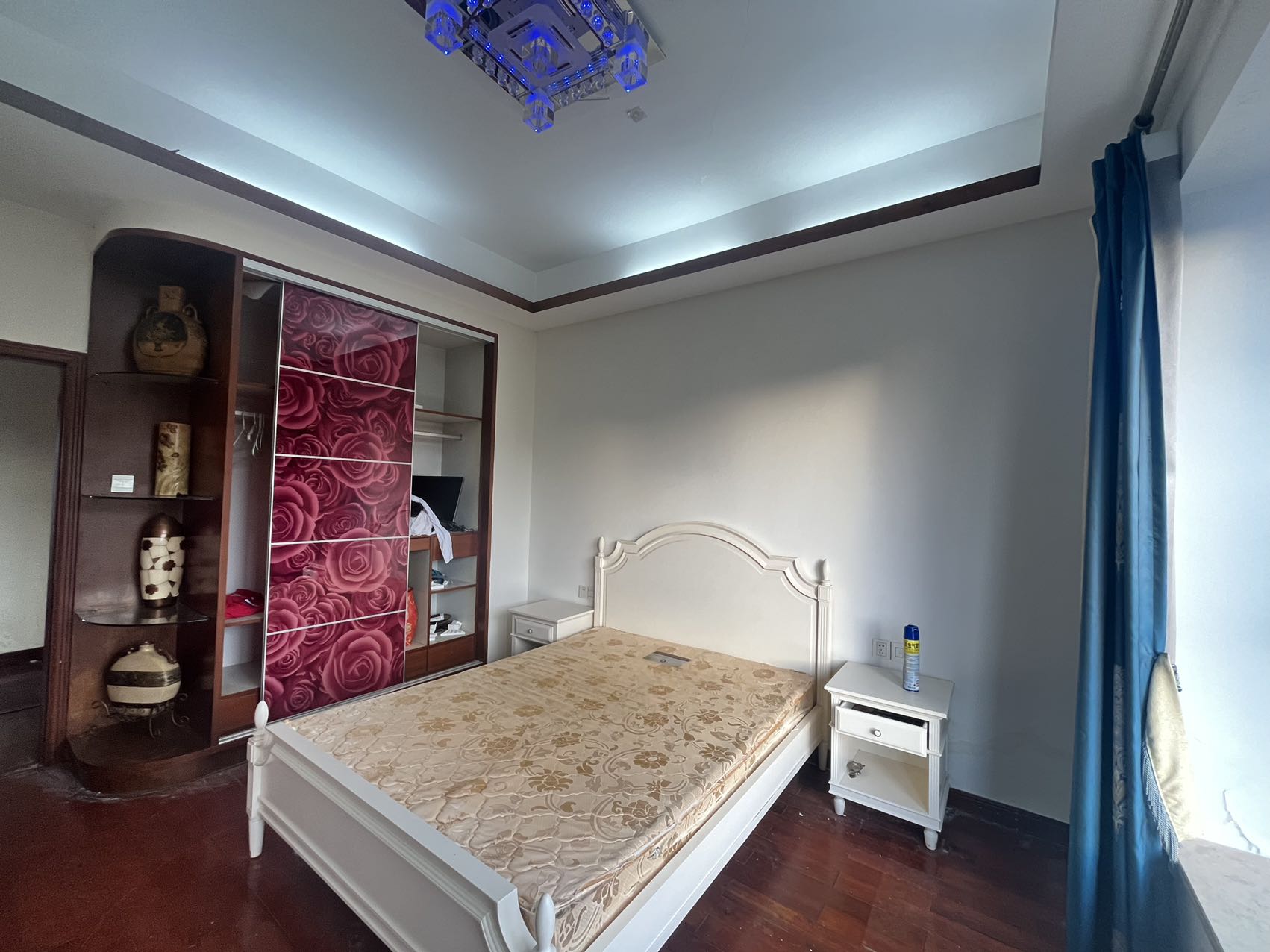 泰达比华利山庄 4室3厅4卫 6000.0元/月 泰达比华利山庄 4室3厅4卫 6000.0元/月室内图