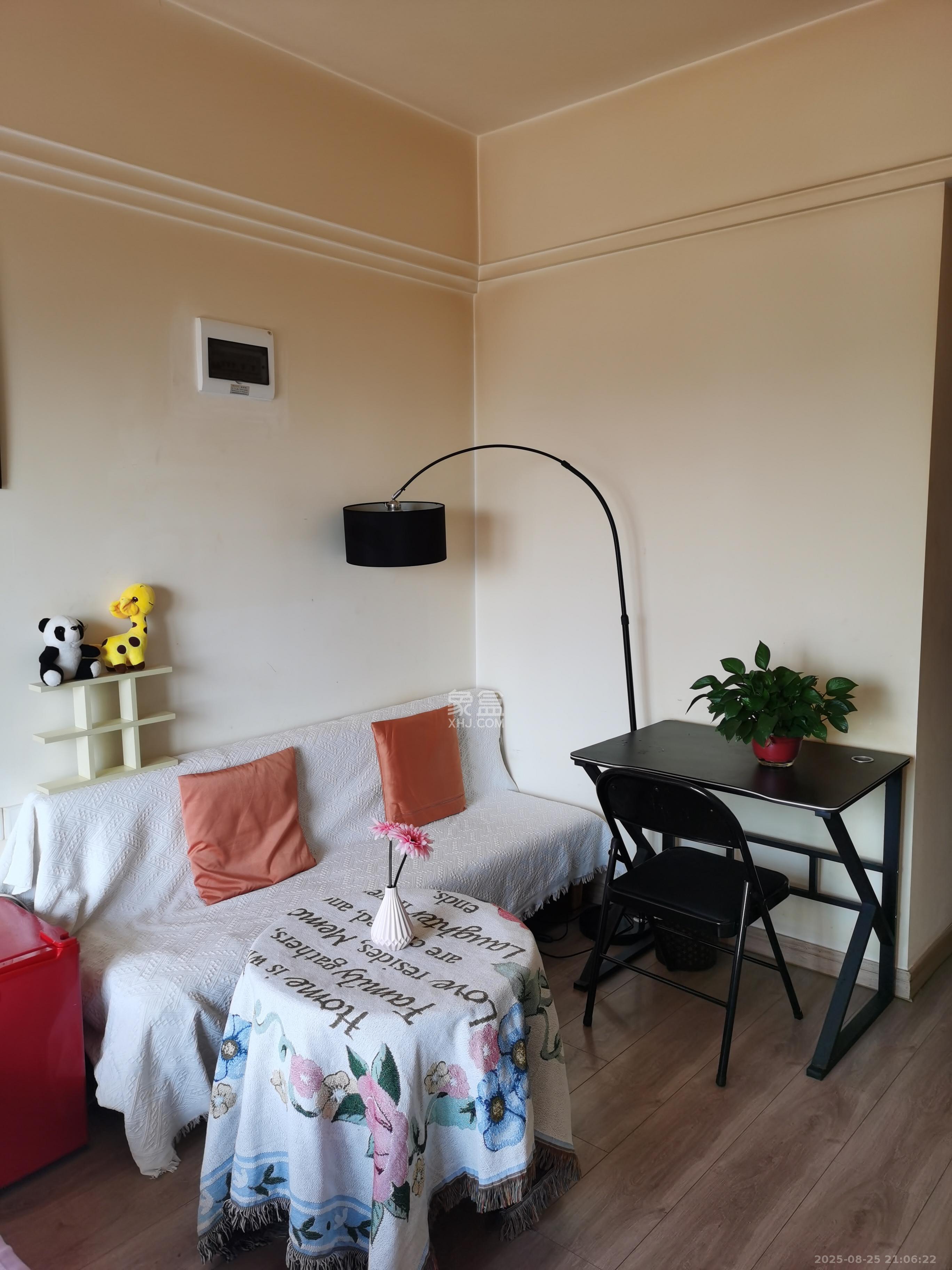 新城和樾(新城和樾公馆)  1室1厅1卫    1200.0元/月 新城和樾(新城和樾公馆)  1室1厅1卫    1200.0元/月