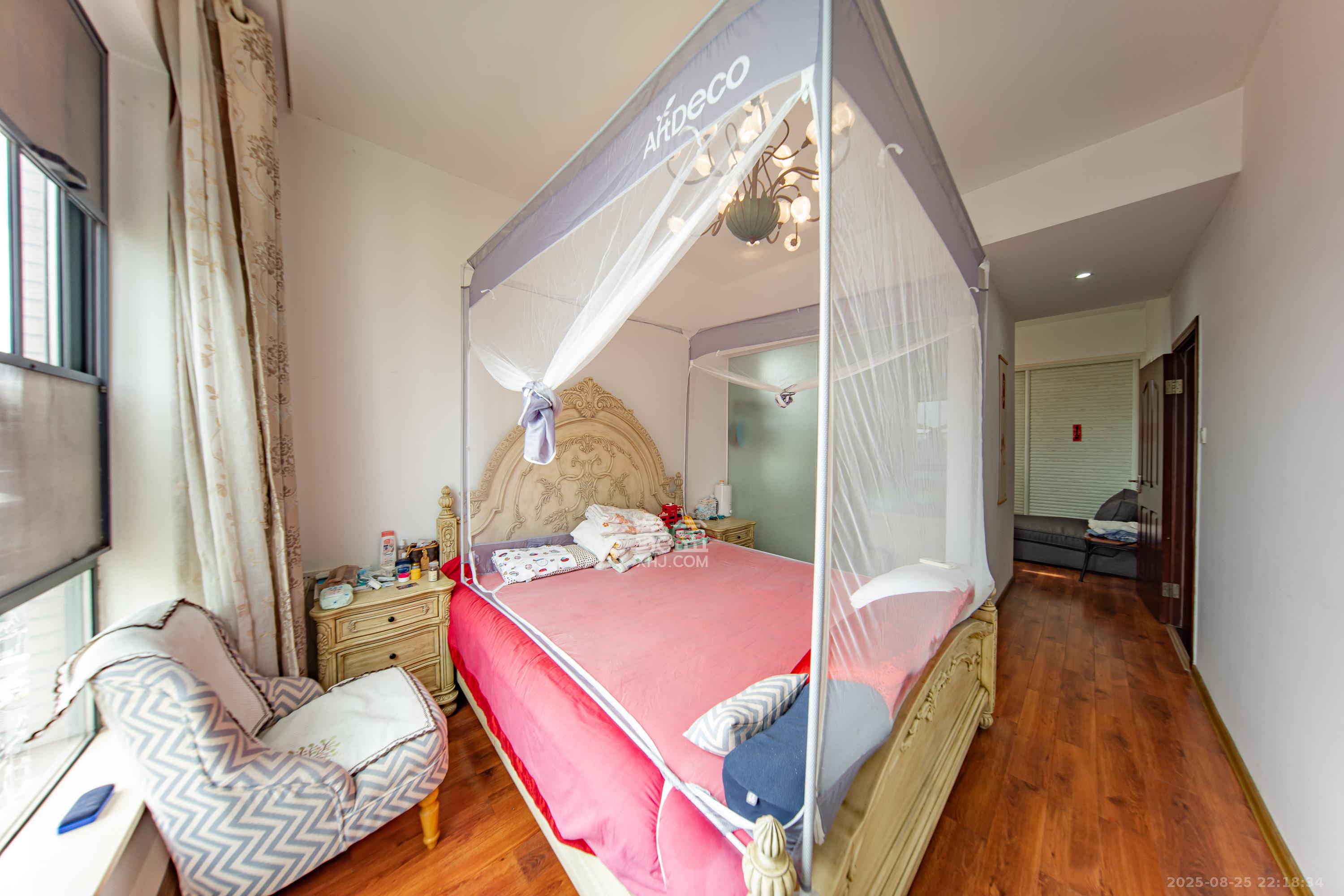 枫华府第  3室2厅1卫    64.0万 枫华府第  3室2厅1卫    64.0万卧室