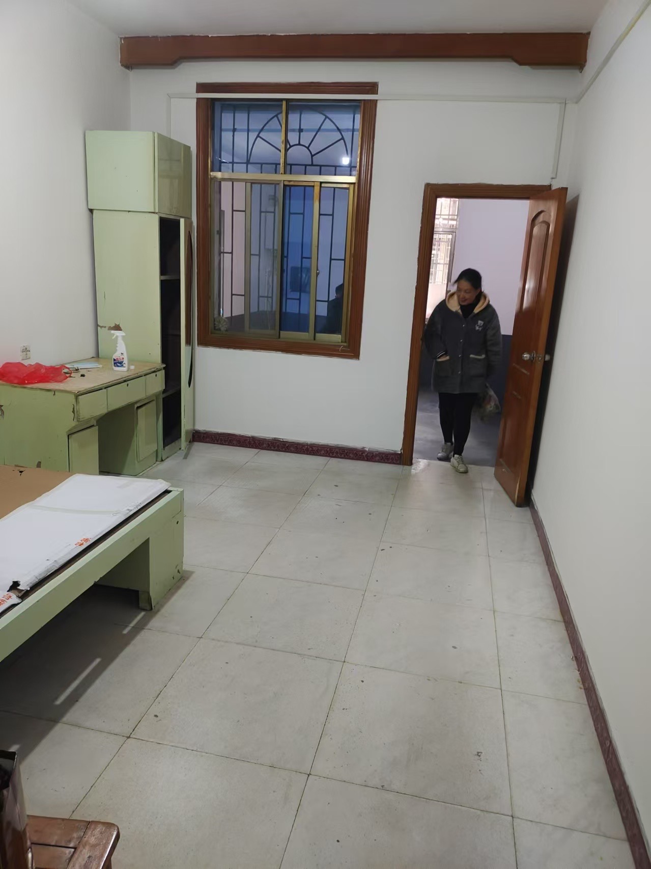 行署十单位家属房 1室0厅0卫 37.0万 行署十单位家属房 1室0厅0卫 37.0万客厅