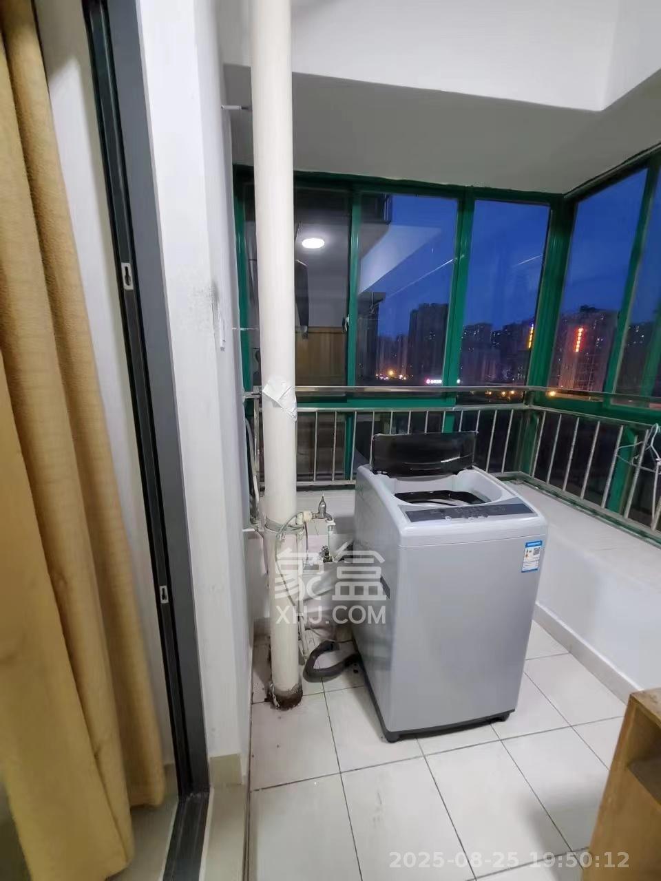 明城公寓  3室2厅2卫    1900.0元/月室内图