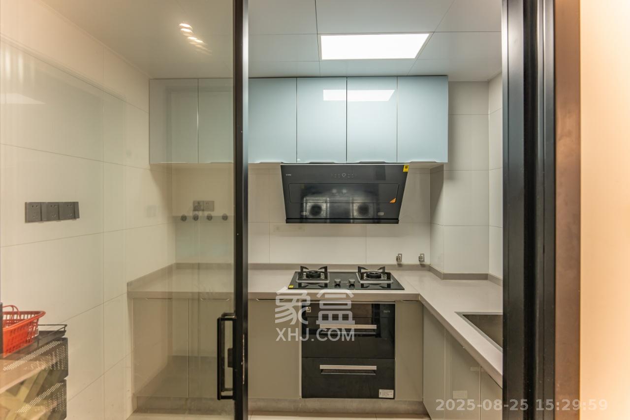 邦盛水岸御园  4室2厅2卫    2600.0元/月 邦盛水岸御园  4室2厅2卫    2600.0元/月室内图