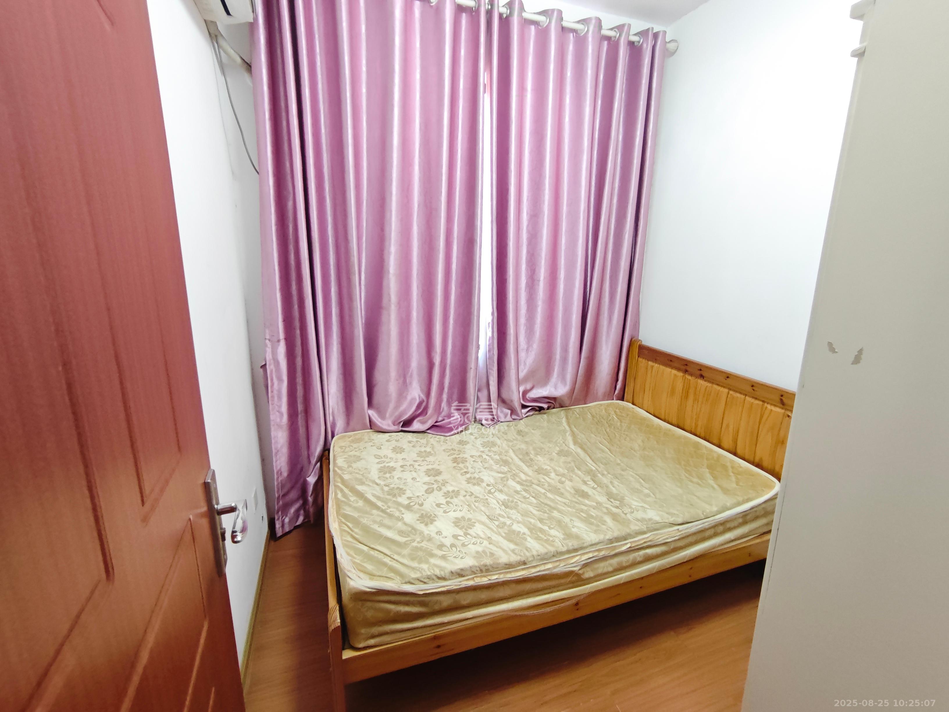 华悦城  3室2厅1卫   2500.00元/月室内图