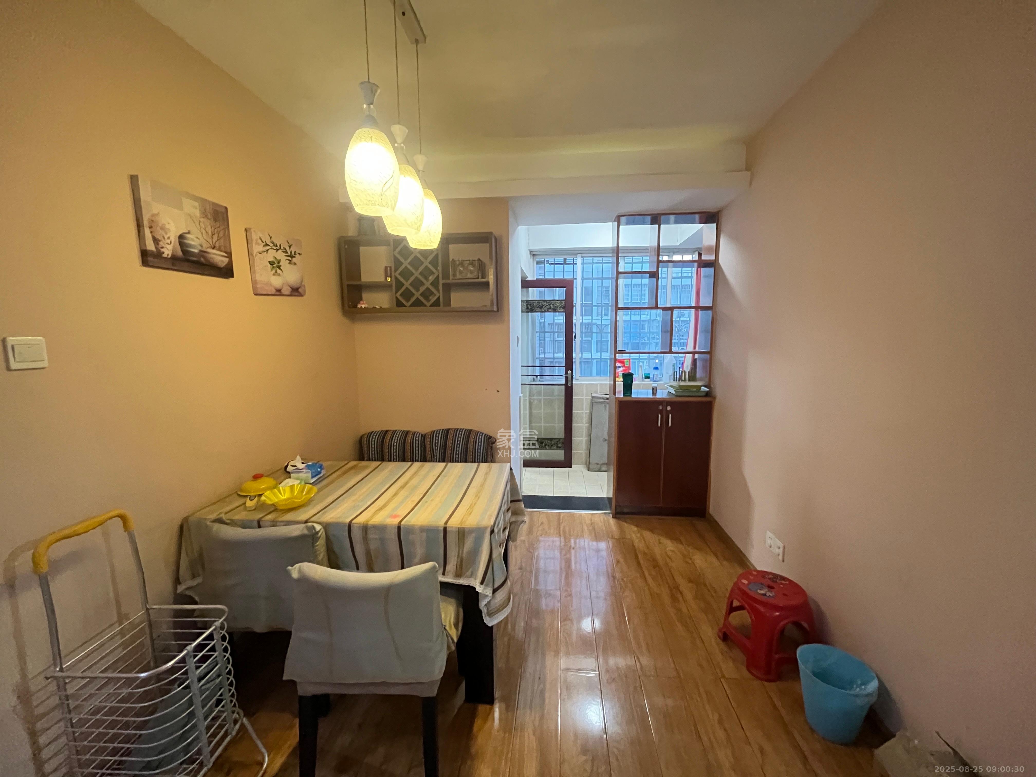 福乐康城 3室2厅2卫 2400.00元/月 福乐康城 3室2厅2卫 2400.00元/月室内图