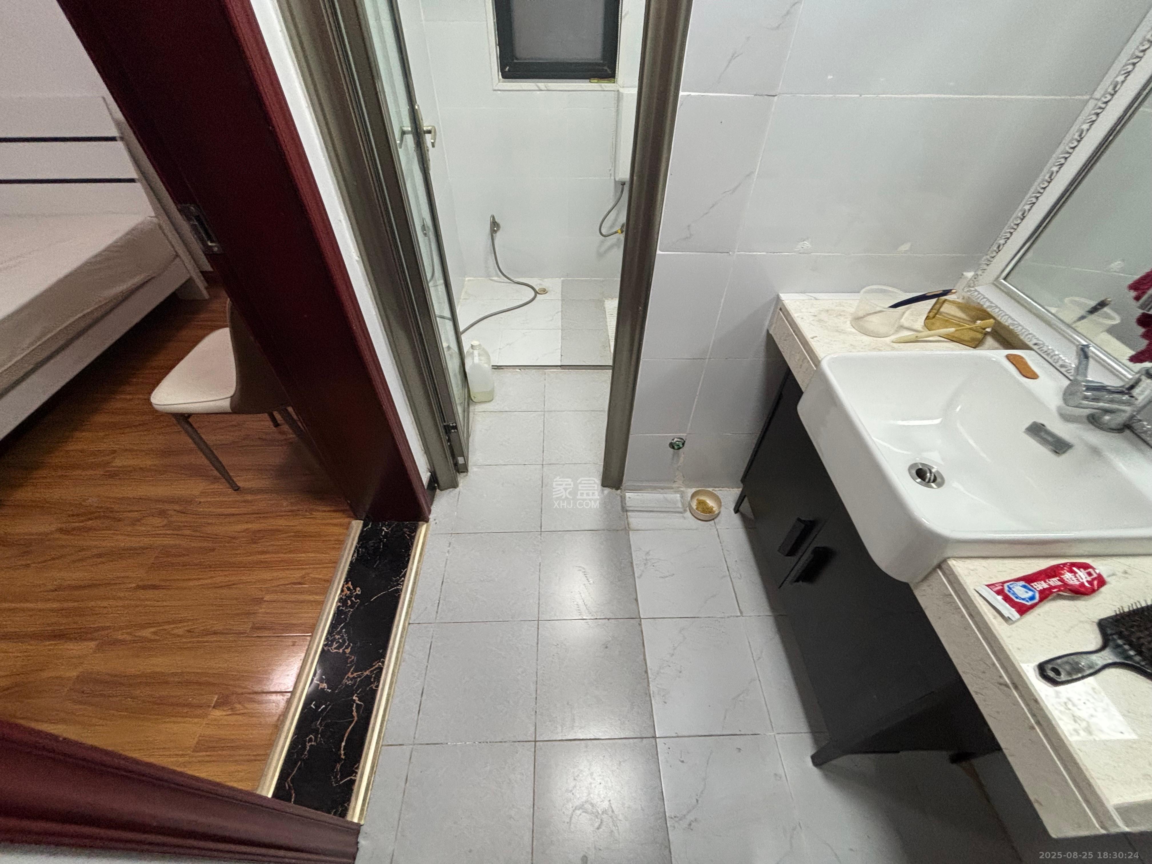 长房云时代  3室2厅1卫    2800.0元/月 长房云时代  3室2厅1卫    2800.0元/月室内图