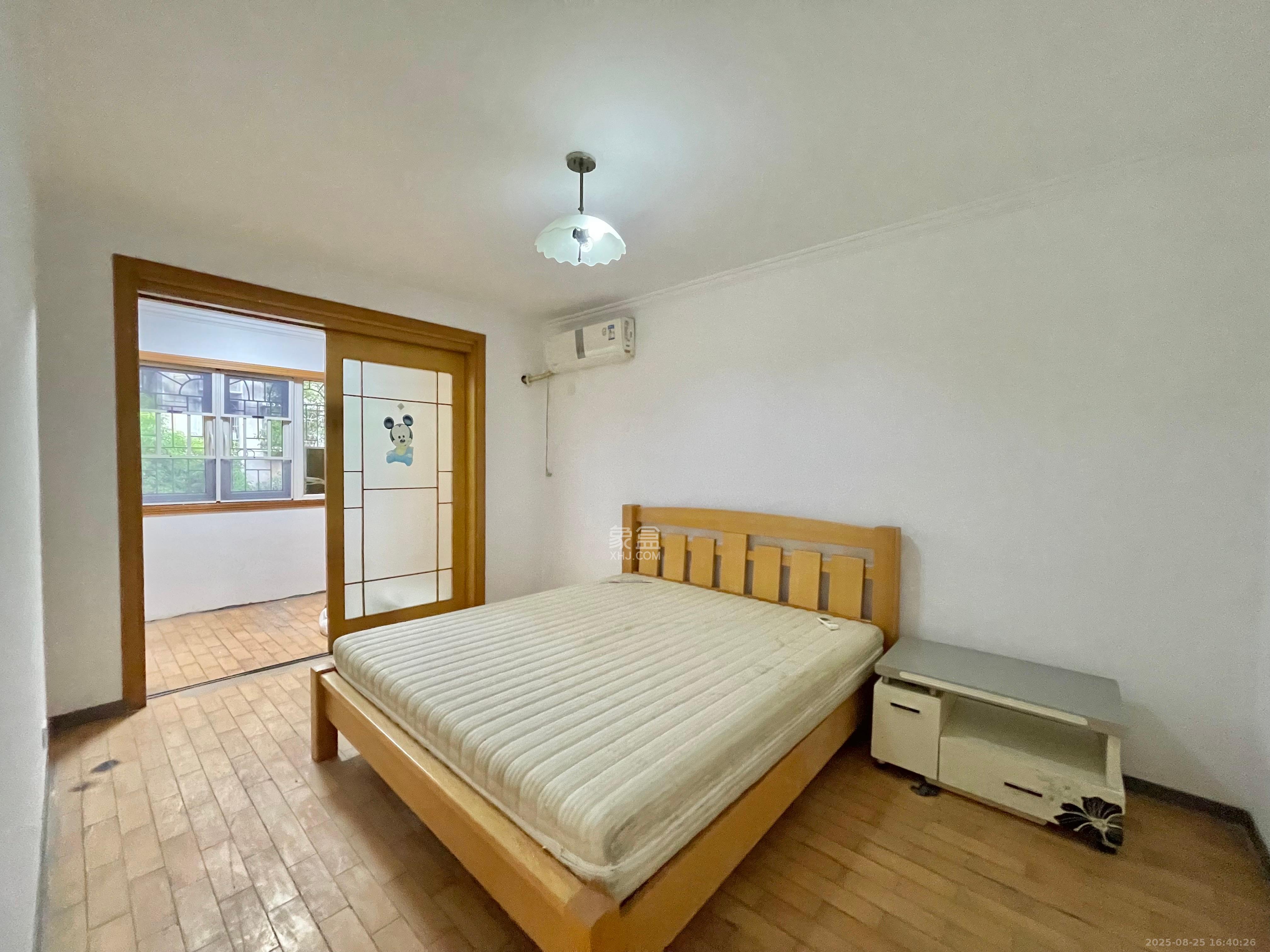 安泰新村  3室2厅2卫   1500.00元/月室内图