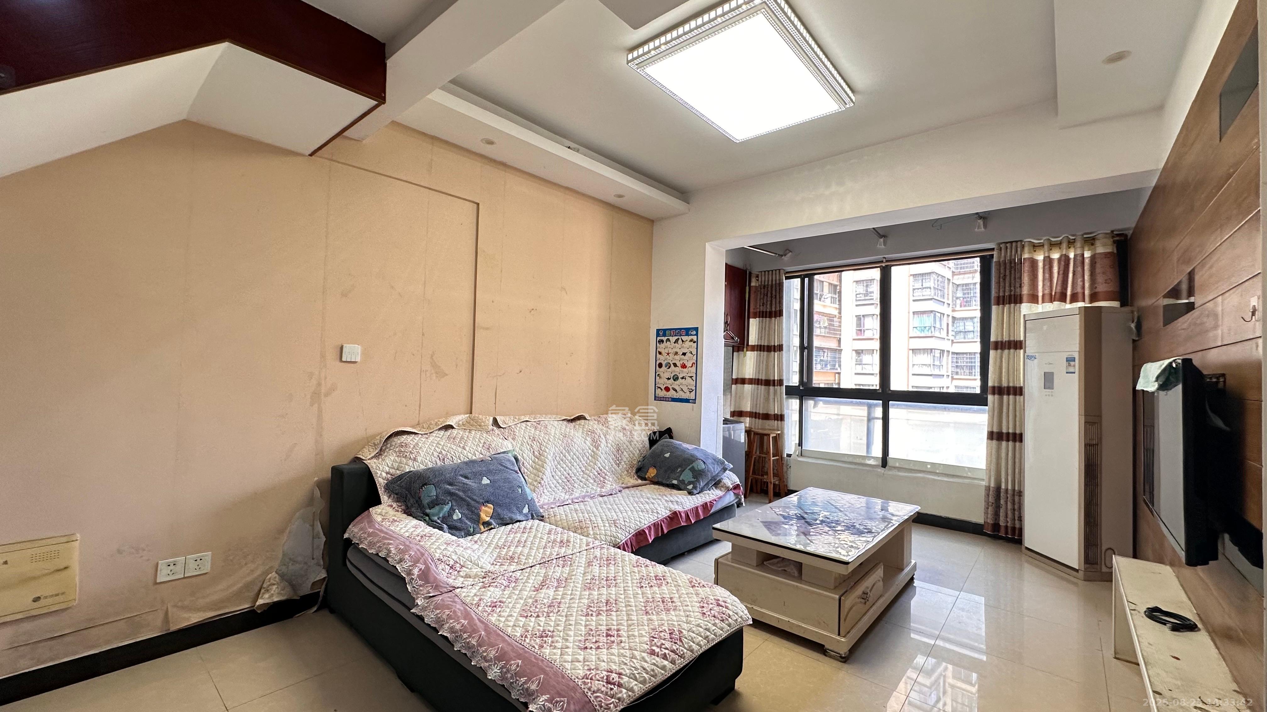 勤诚达新界  2室2厅1卫   1500.00元/月室内图