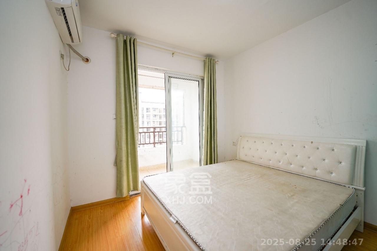 绿地新都会 2室2厅1卫 1800.0元/月 绿地新都会 2室2厅1卫 1800.0元/月室内图