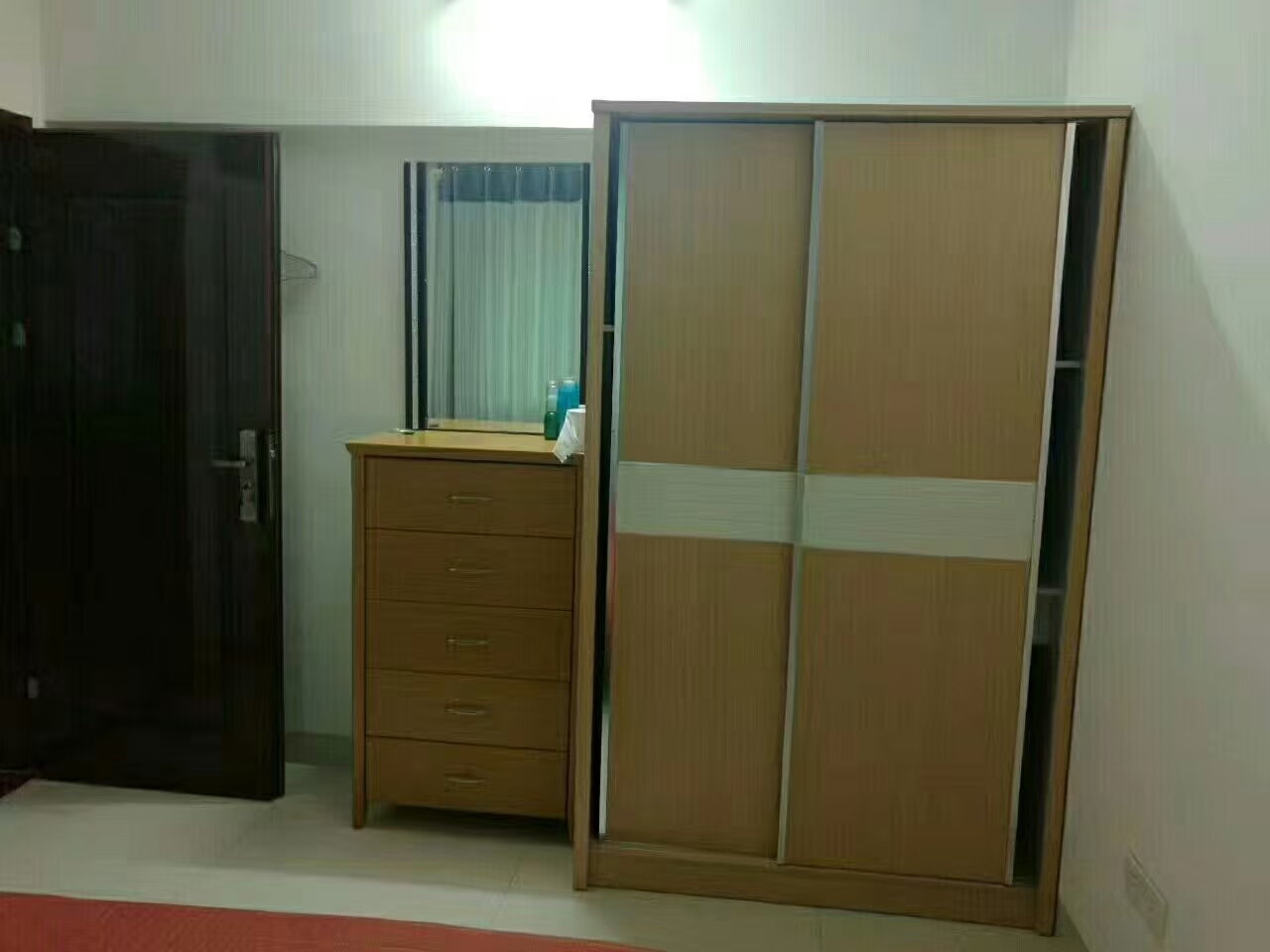 金钟大厦  2室2厅2卫    2200.0元/月 金钟大厦  2室2厅2卫    2200.0元/月室内图