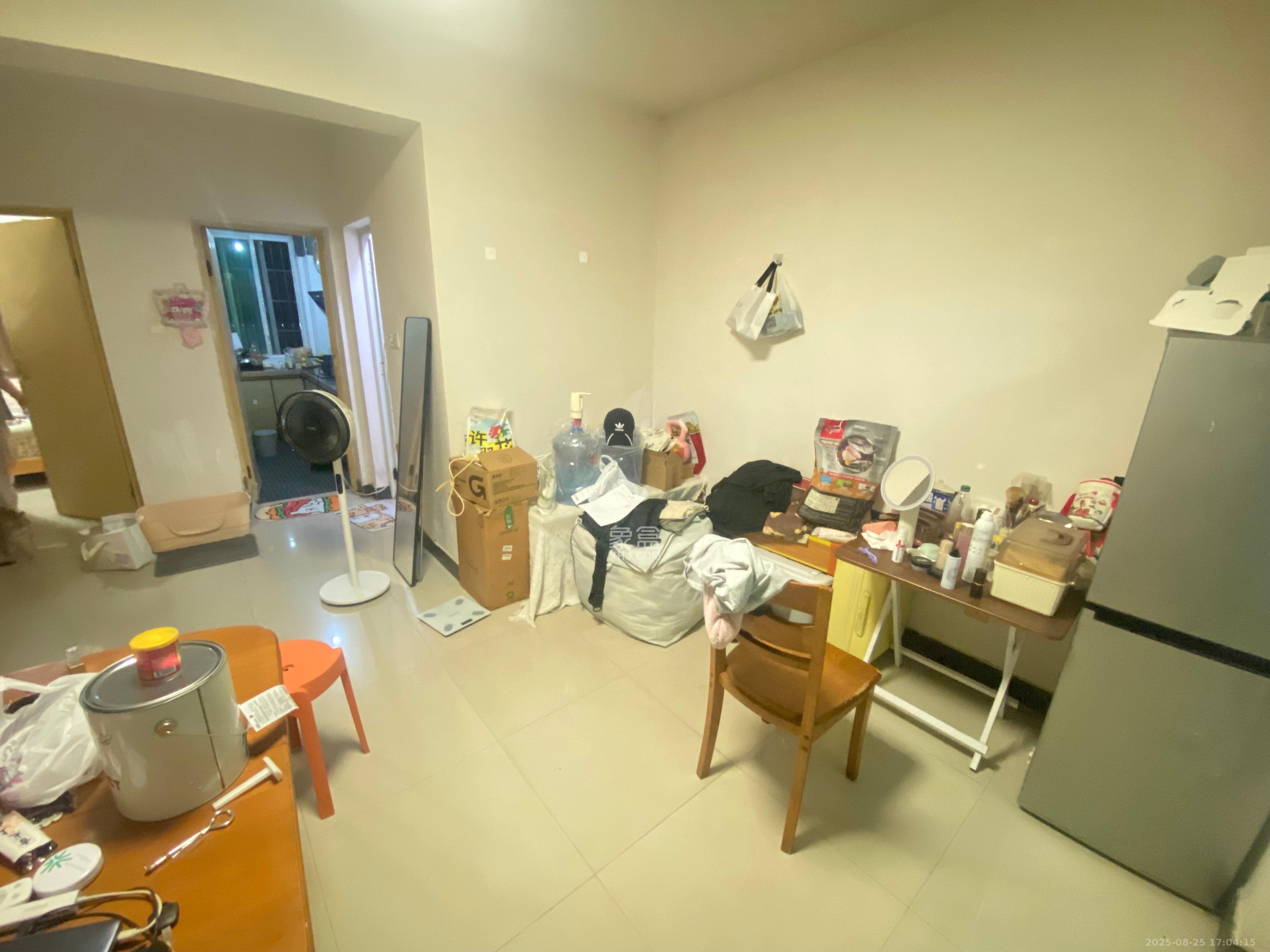 江南公寓  1室1厅1卫   1500.00元/月室内图