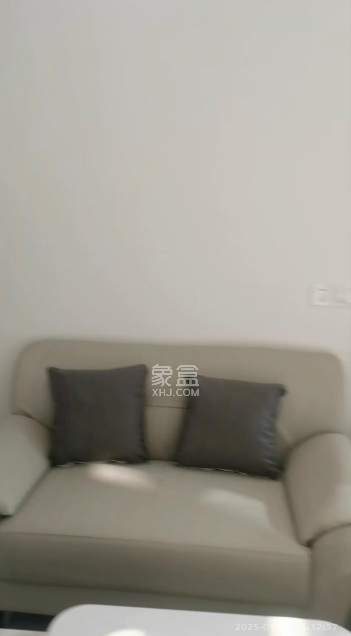 长房云西府向上公寓  2室1厅1卫    1400.0元/月室内图