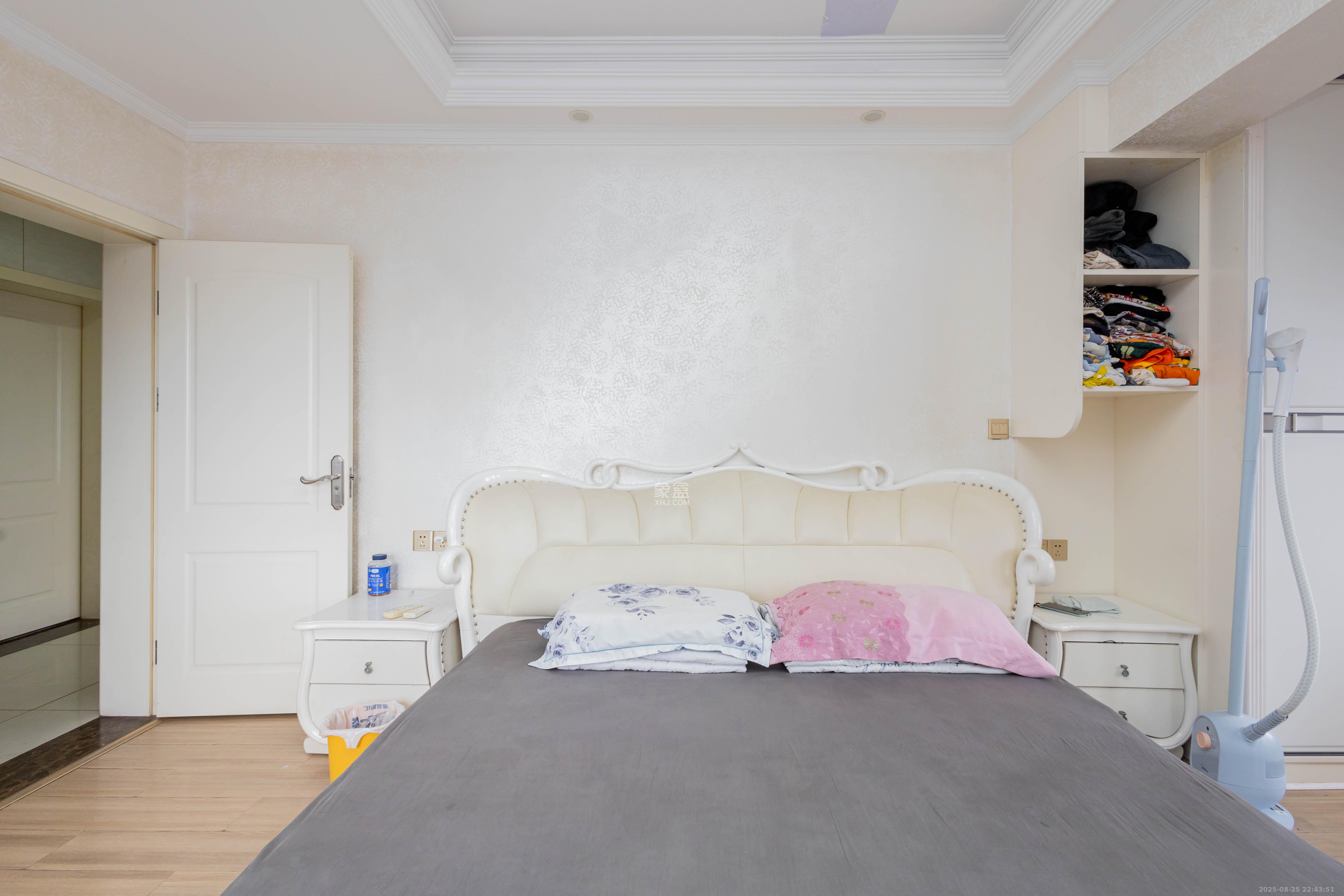 未来蜂巢  3室2厅1卫    69.0万卧室