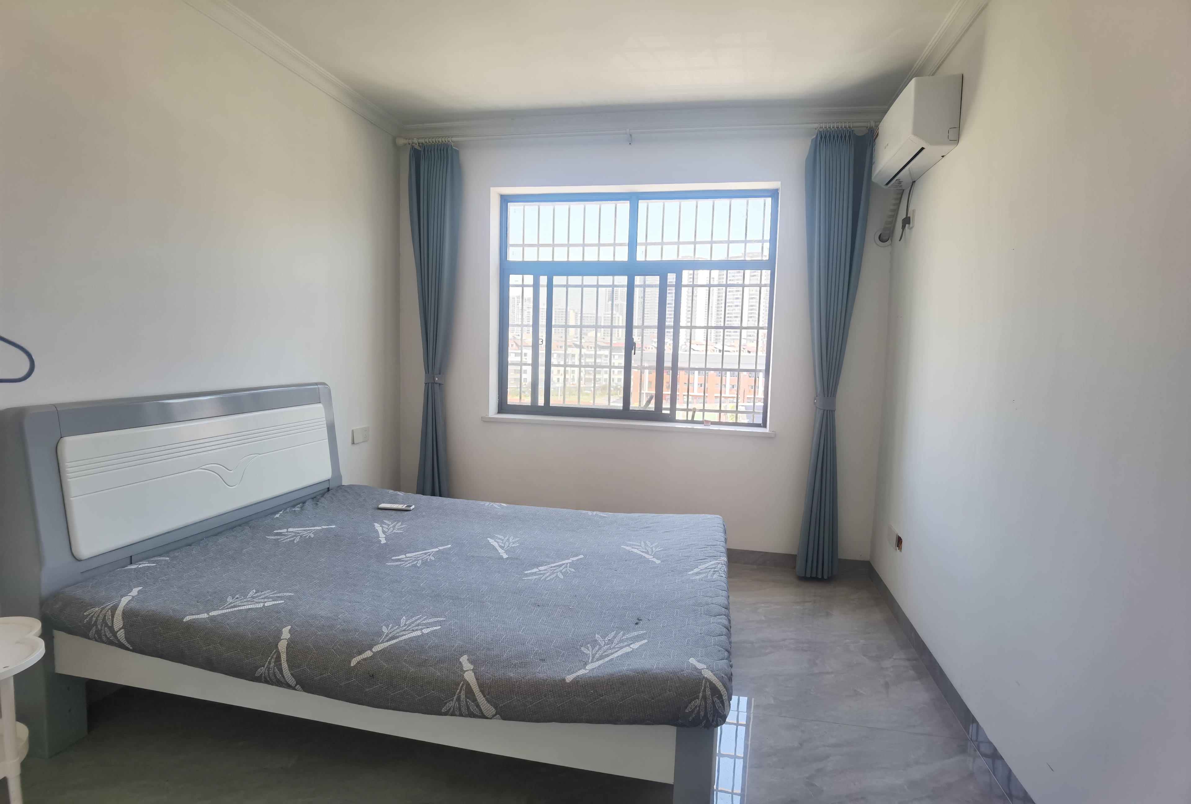 龙凤东宫  3室2厅1卫    2000.0元/月 龙凤东宫  3室2厅1卫    2000.0元/月室内图