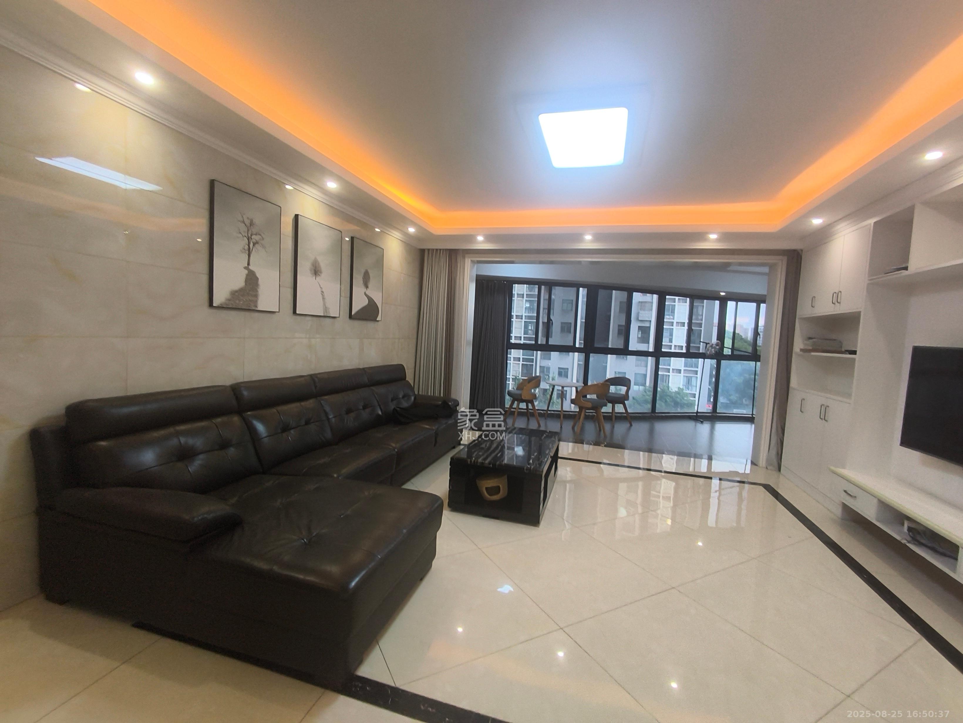 星电恬园 4室2厅2卫 4200.0元/月 星电恬园 4室2厅2卫 4200.0元/月室内图