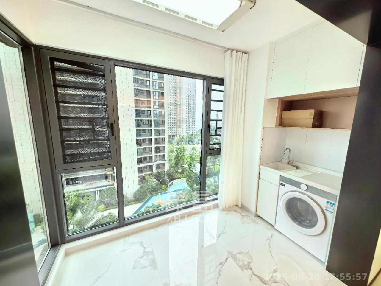 中海麓山境南区 3室2厅2卫 3000.00元/月 中海麓山境南区 3室2厅2卫 3000.00元/月室内图