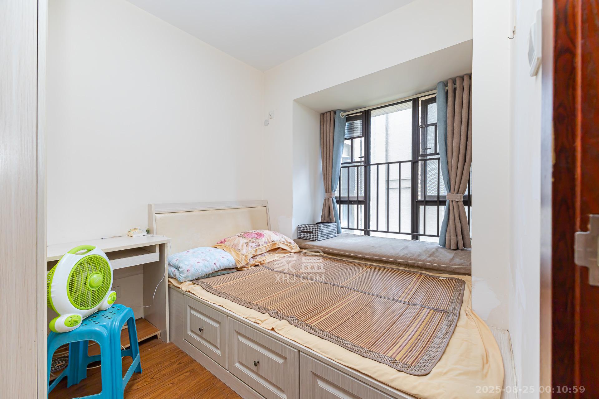 时代倾城二期 2室2厅1卫 69.8万 时代倾城二期 2室2厅1卫 69.8万卧室