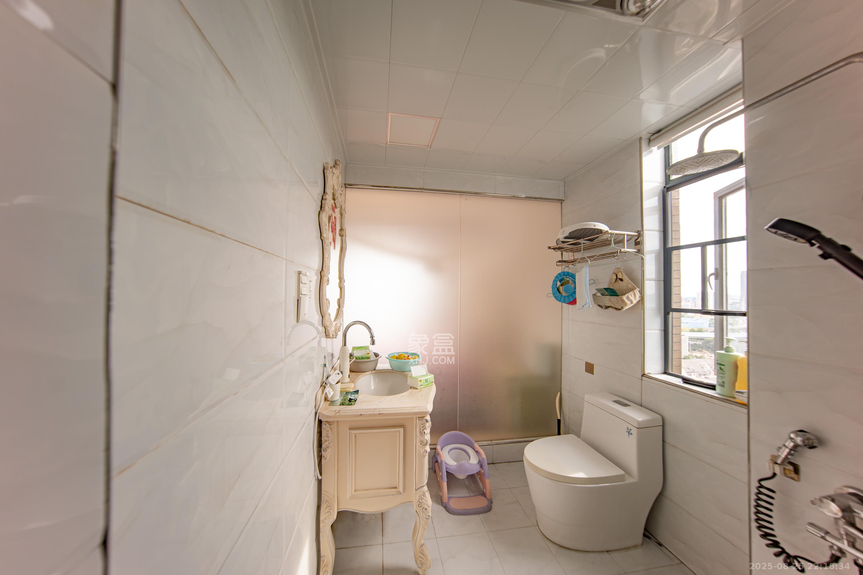 枫华府第  3室2厅1卫    64.0万 枫华府第  3室2厅1卫    64.0万卫生间