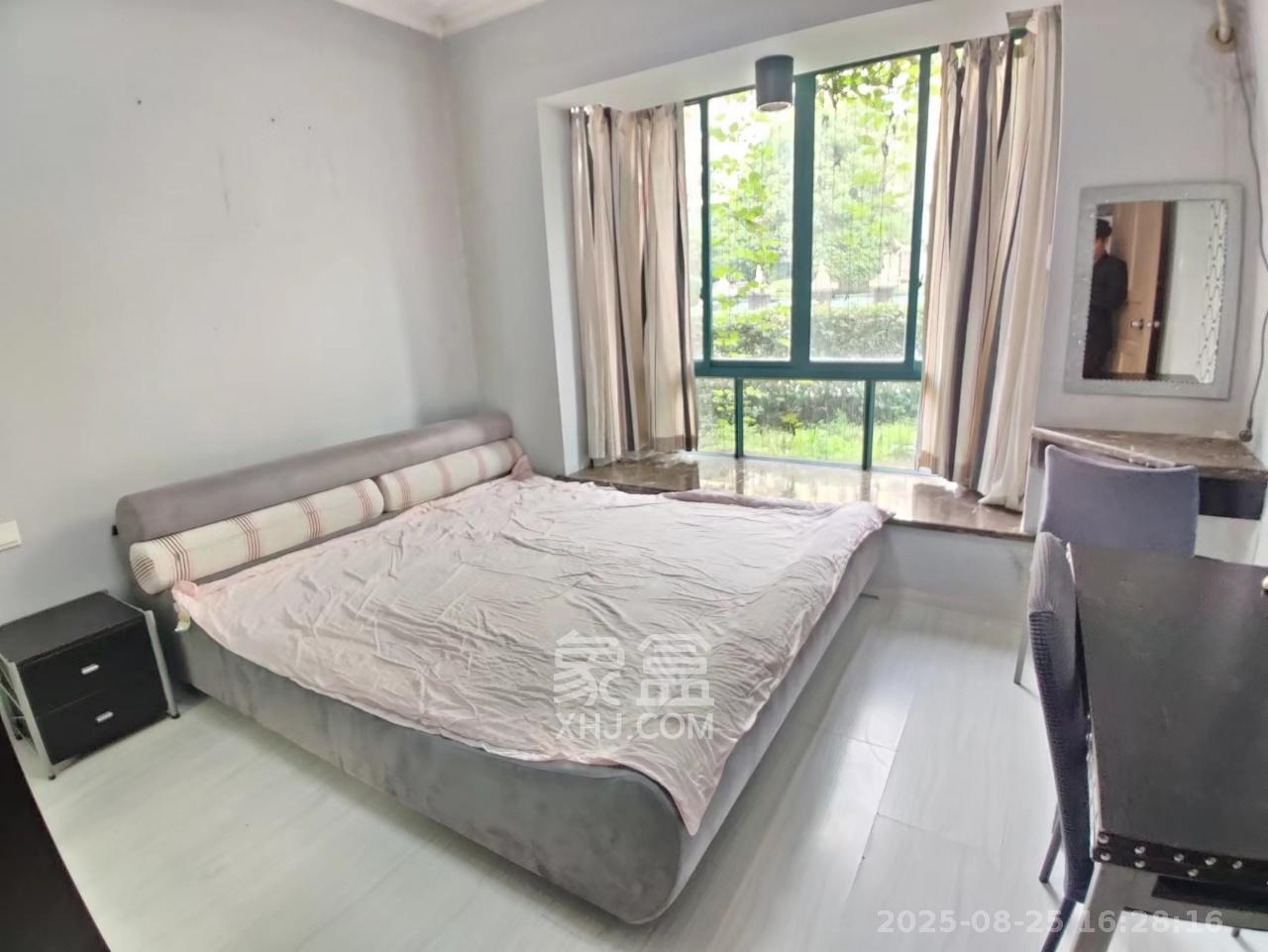 圣爵菲斯 2室2厅1卫 2000.0元/月 圣爵菲斯 2室2厅1卫 2000.0元/月室内图