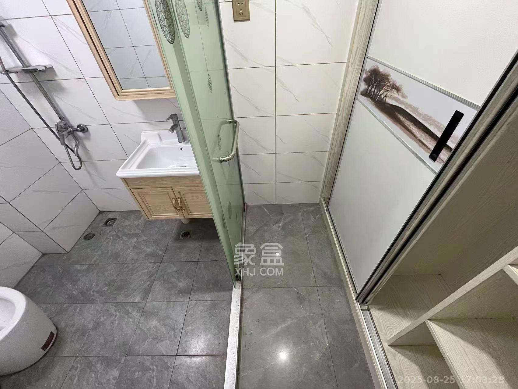 叠彩兰亭  3室1厅1卫    3200.0元/月室内图