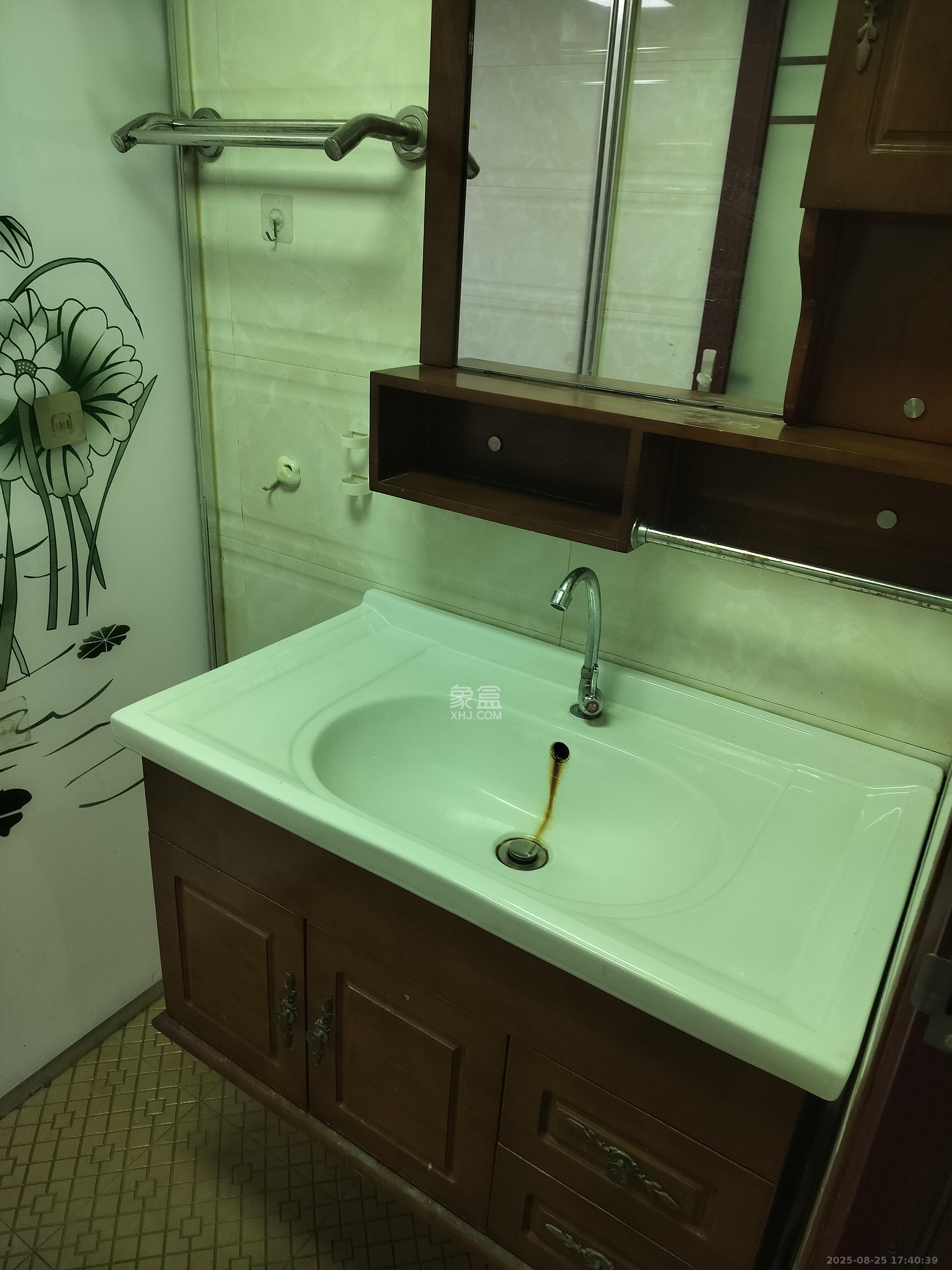 谷山乐园二期  2室2厅1卫    1800.0元/月室内图