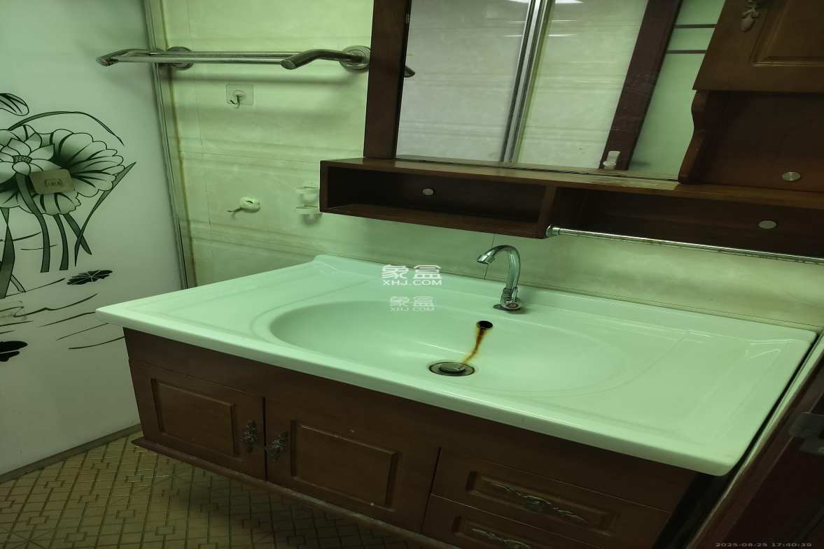 谷山乐园二期  2室2厅1卫    1800.0元/月 谷山乐园二期  2室2厅1卫    1800.0元/月室内图