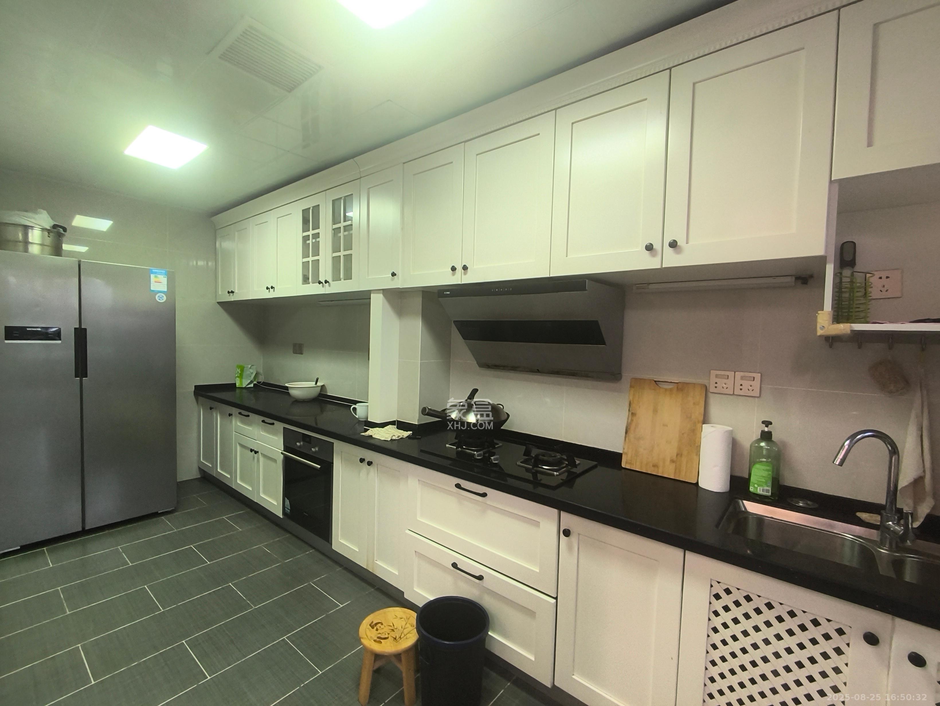 星电恬园 4室2厅2卫 4200.0元/月 星电恬园 4室2厅2卫 4200.0元/月室内图