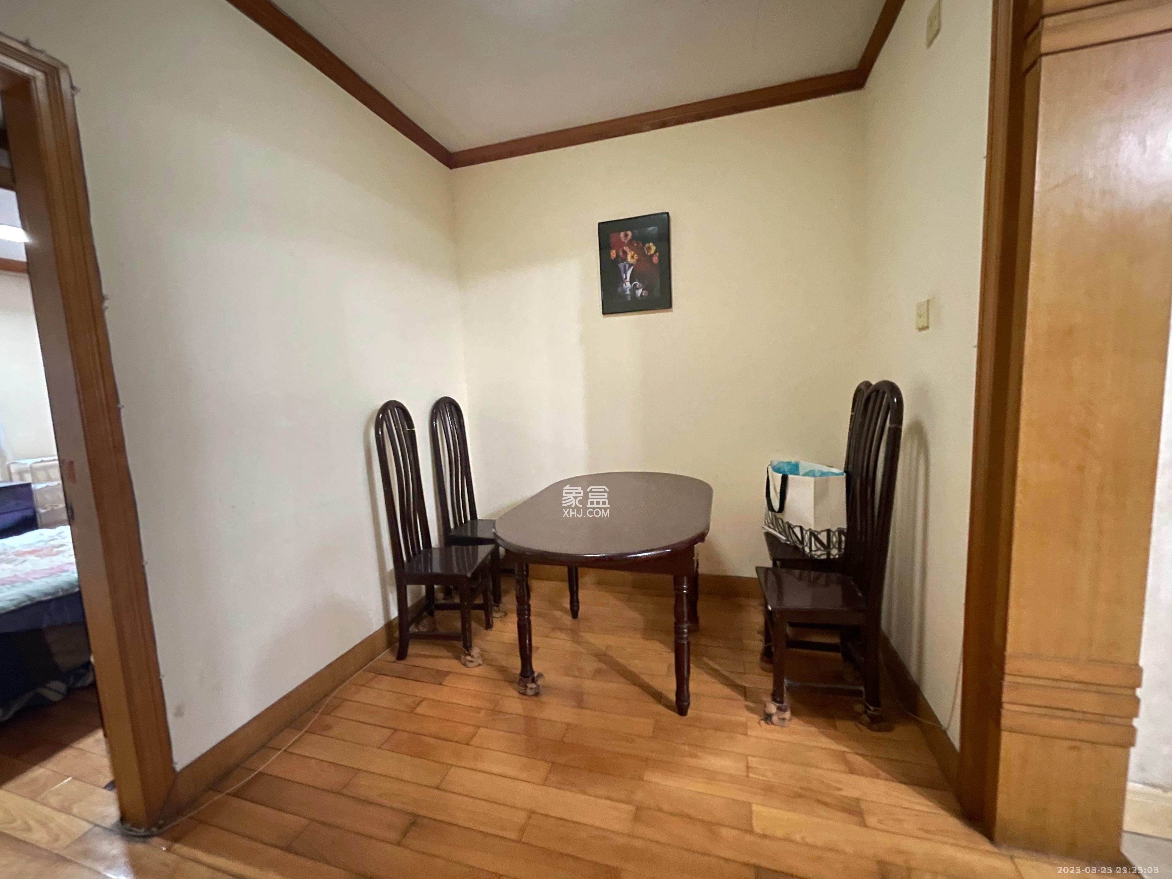 化油器厂宿舍 2室1厅1卫 1600.0元/月 化油器厂宿舍 2室1厅1卫 1600.0元/月室内图