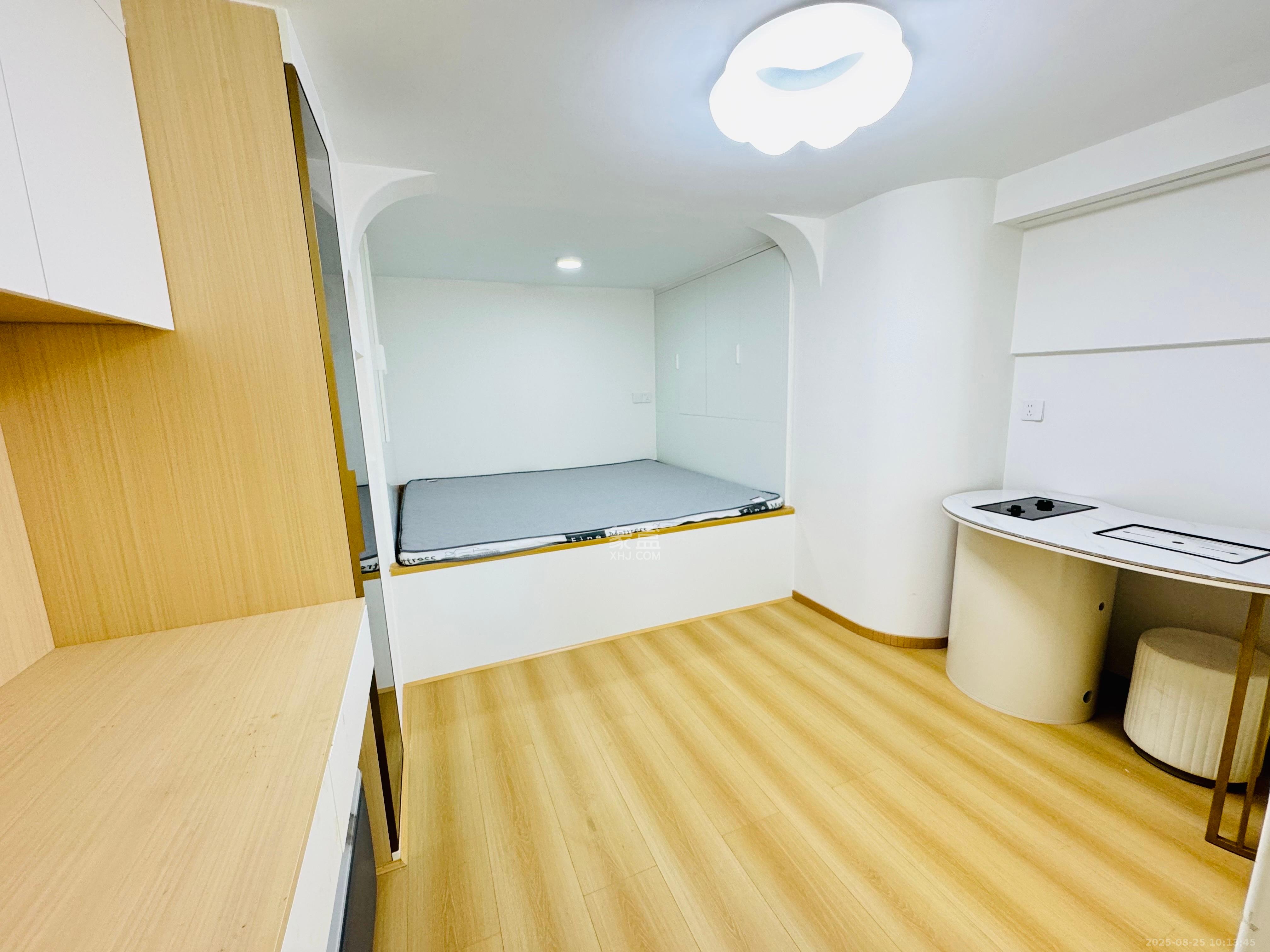 卓越中寰  2室2厅1卫    2200.0元/月室内图