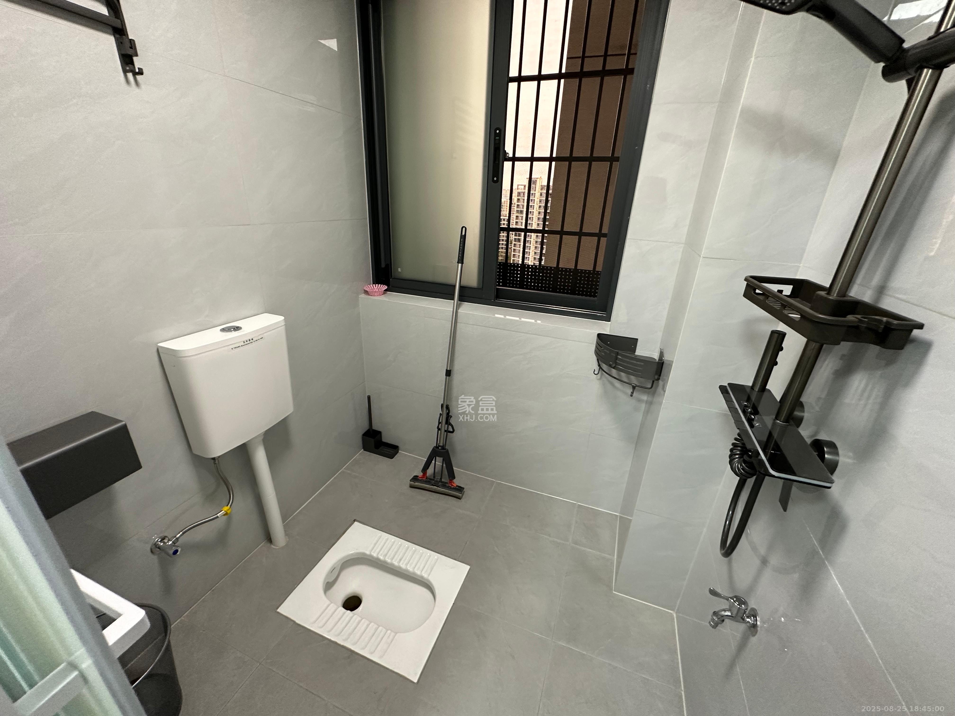 惟智园安置小区  3室2厅2卫   2700.00元/月室内图
