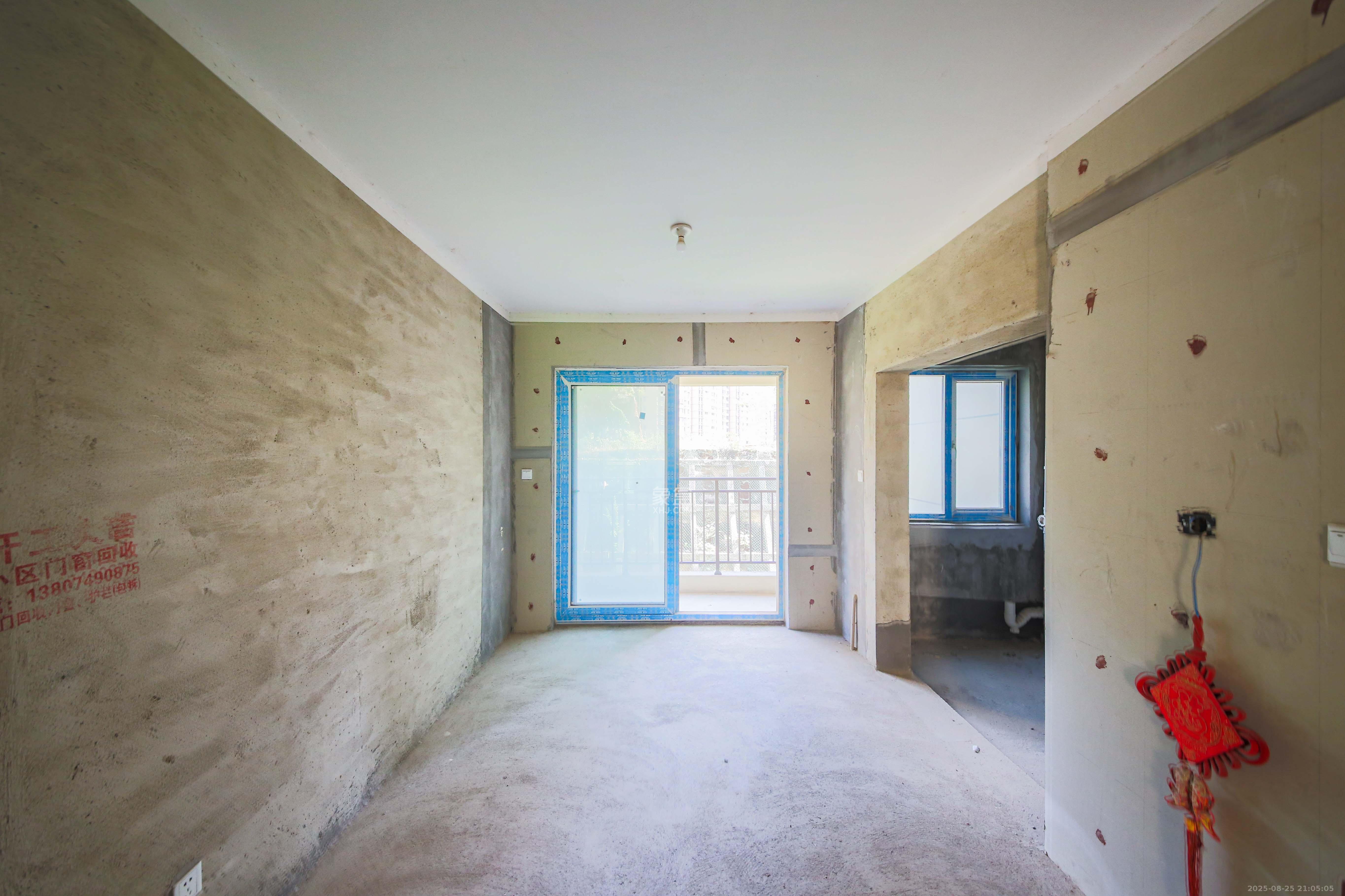 克拉美丽山庄(晟领国际)  4室2厅2卫    113.8万 克拉美丽山庄(晟领国际)  4室2厅2卫    113.8万客厅